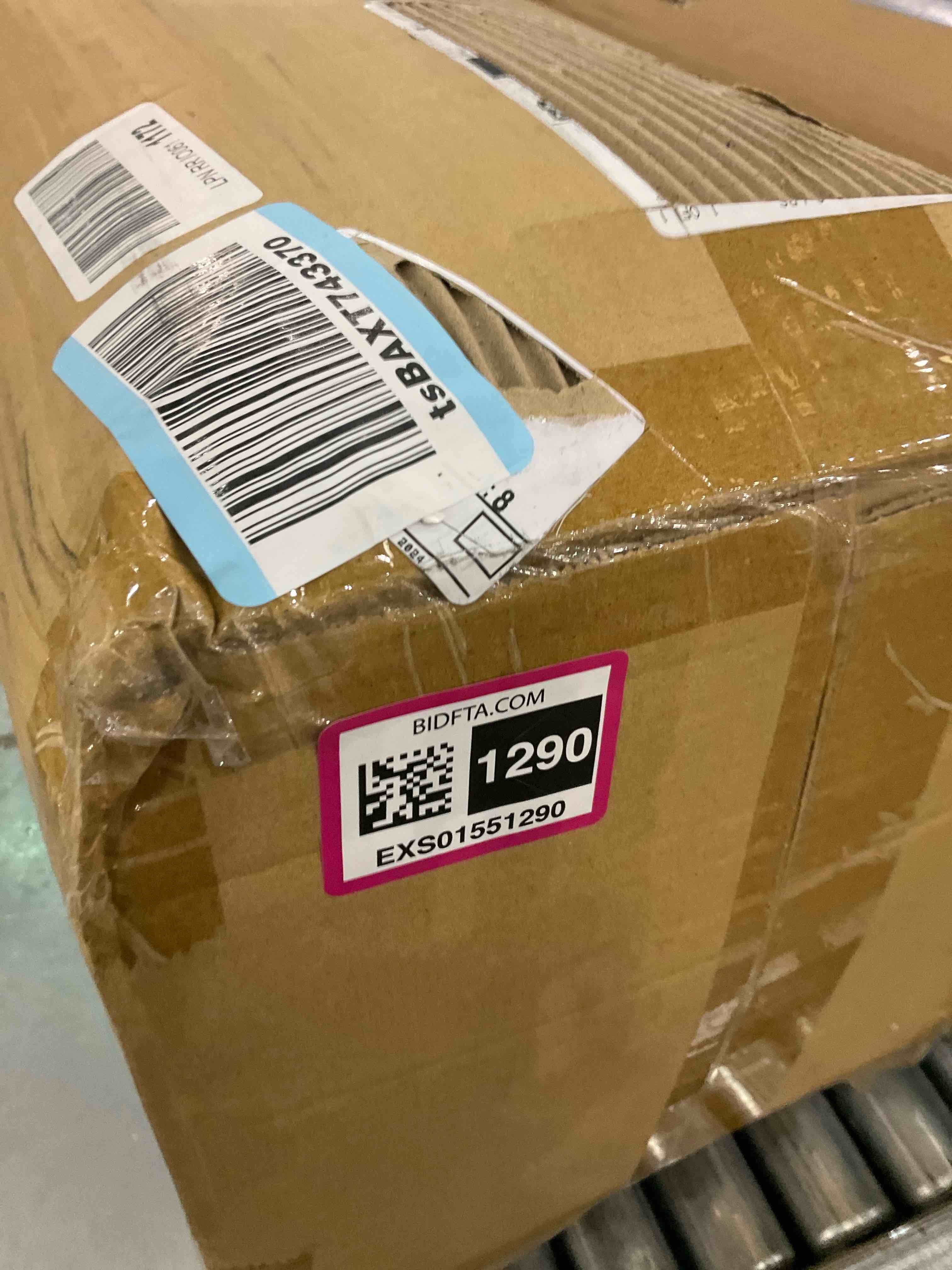 https://s3.amazonaws.com/lotting-images-prod/BargainHunt/EXS01551290_1715342411596.jpeg
