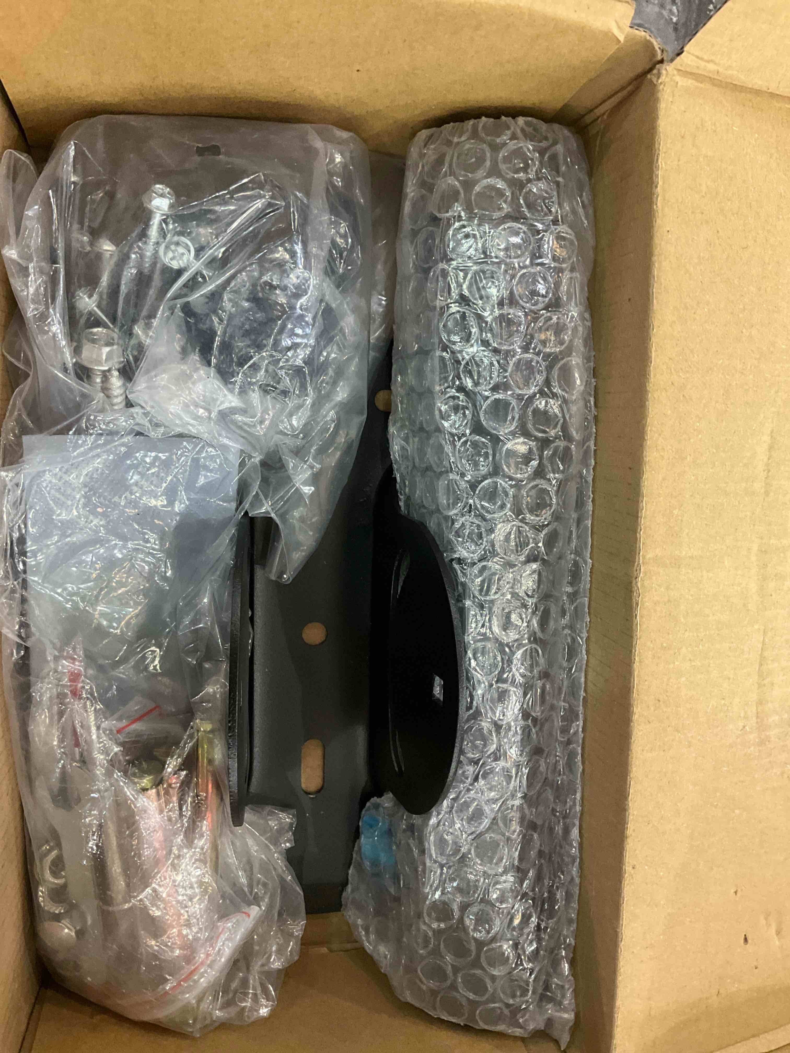 https://s3.amazonaws.com/lotting-images-prod/BargainHunt/EXS01551570_1715871085765.jpeg