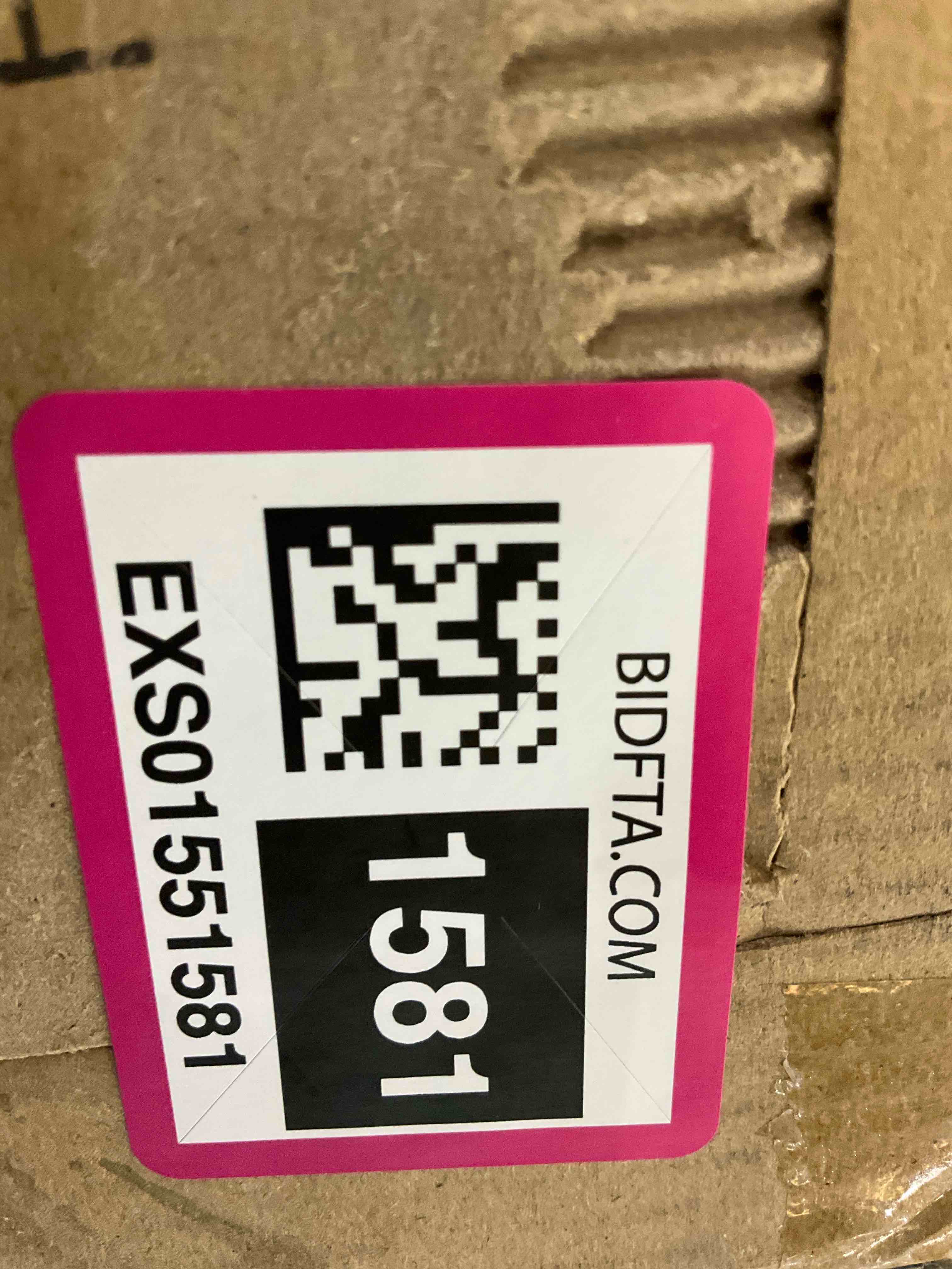 https://s3.amazonaws.com/lotting-images-prod/BargainHunt/EXS01551581_1715873135946.jpeg