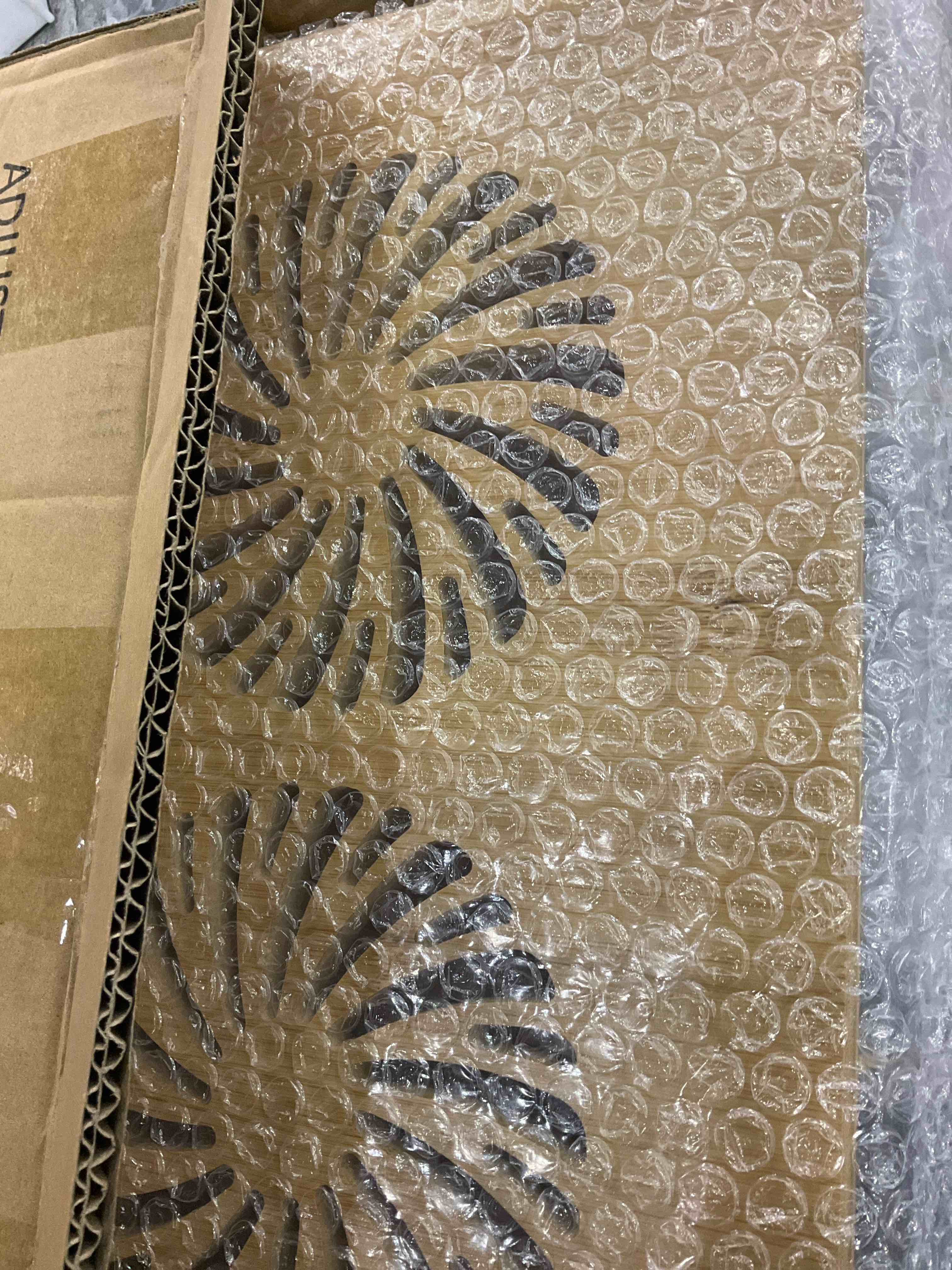 https://s3.amazonaws.com/lotting-images-prod/BargainHunt/EXS01551628_1715945522056.jpeg