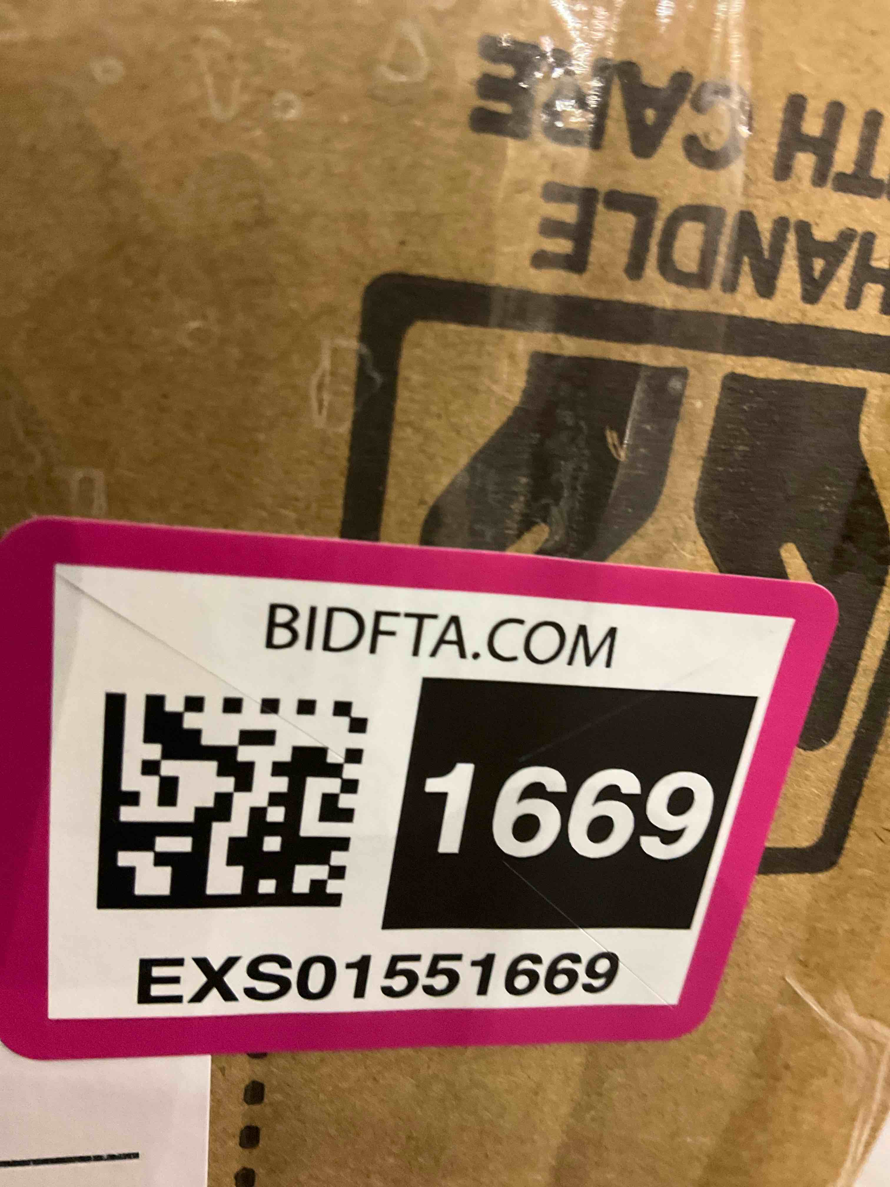 https://s3.amazonaws.com/lotting-images-prod/BargainHunt/EXS01551669_1715954749755.jpeg