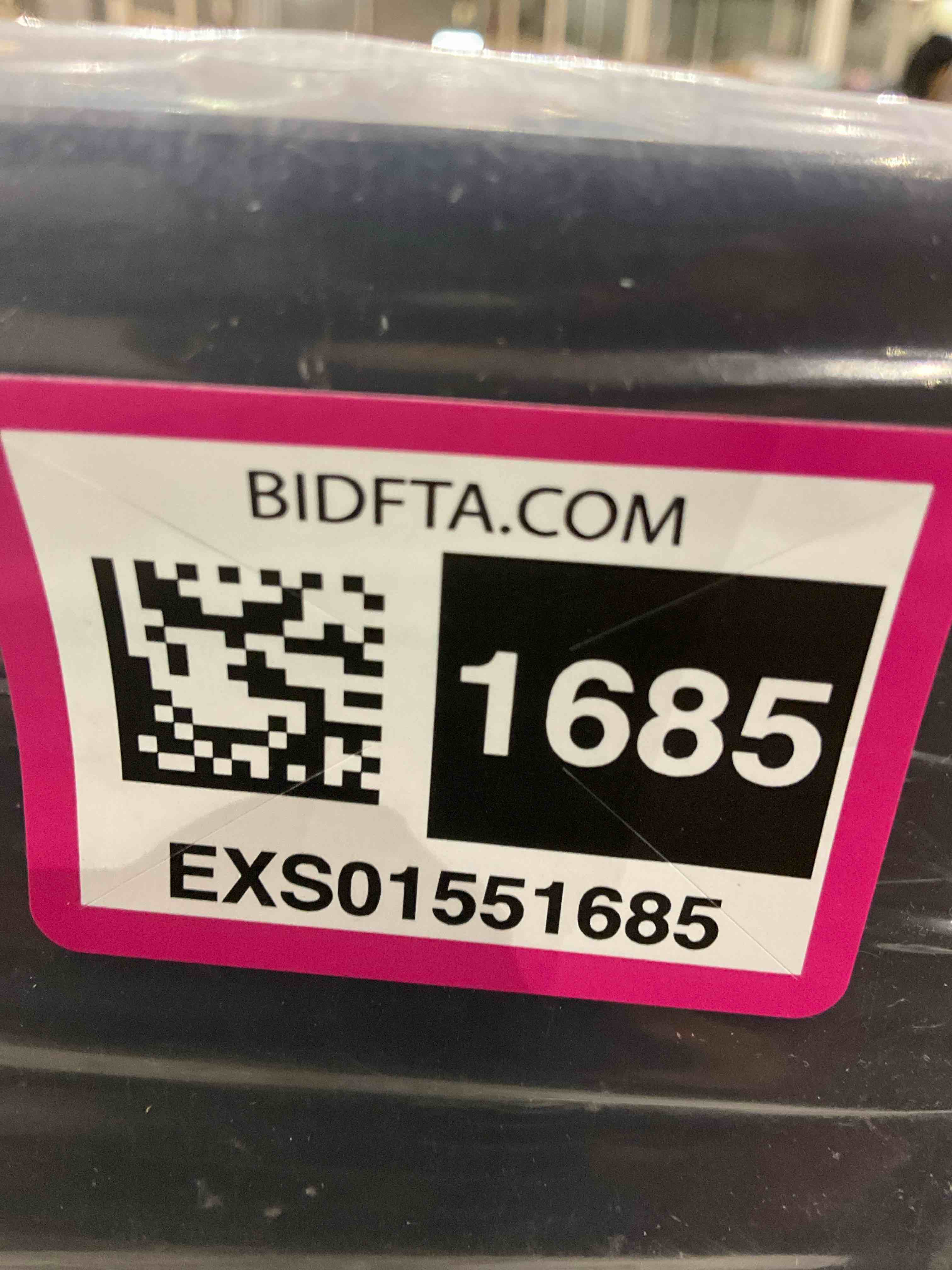 https://s3.amazonaws.com/lotting-images-prod/BargainHunt/EXS01551685_1715958821528.jpeg