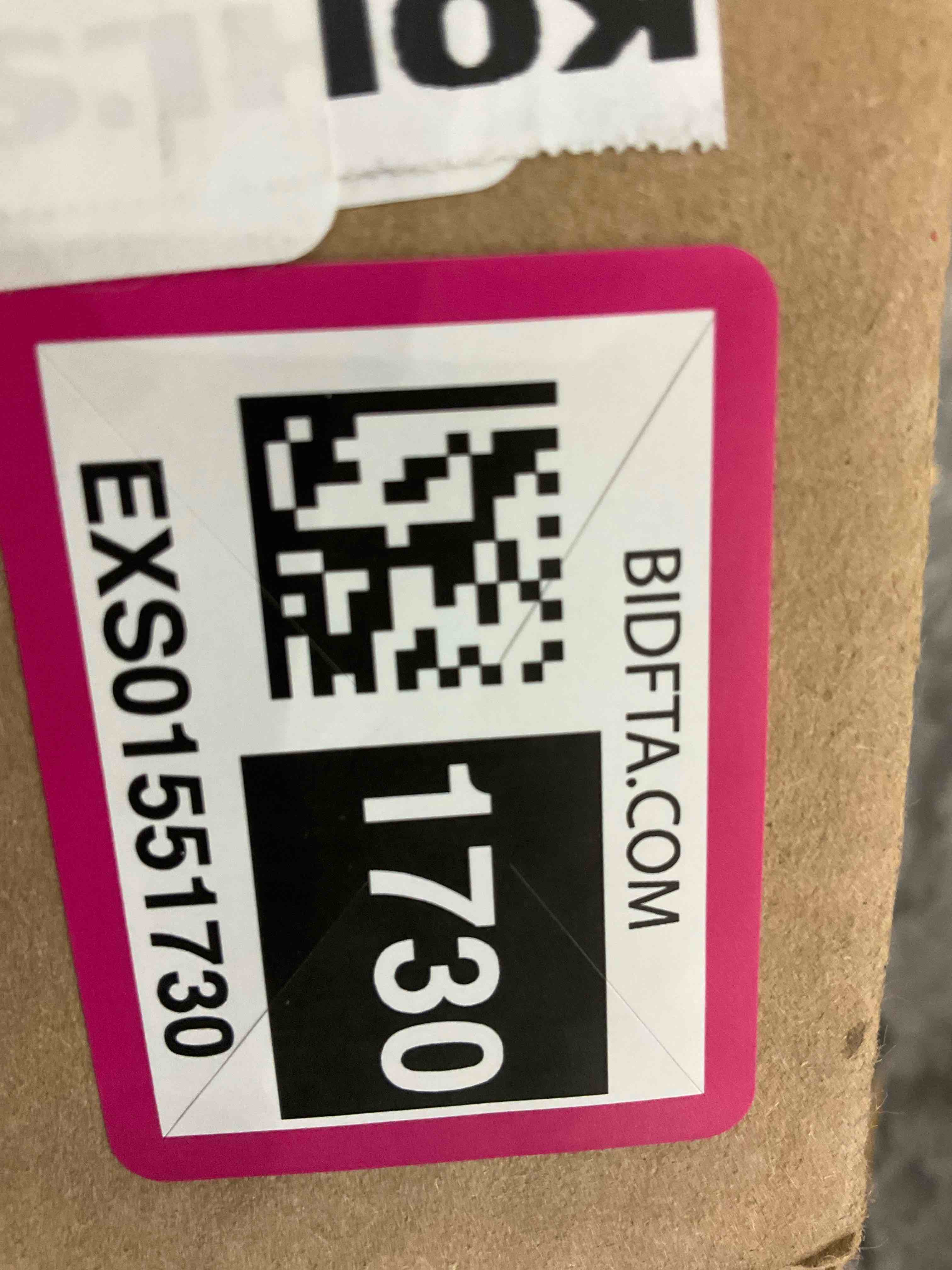 https://s3.amazonaws.com/lotting-images-prod/BargainHunt/EXS01551730_1715968397633.jpeg