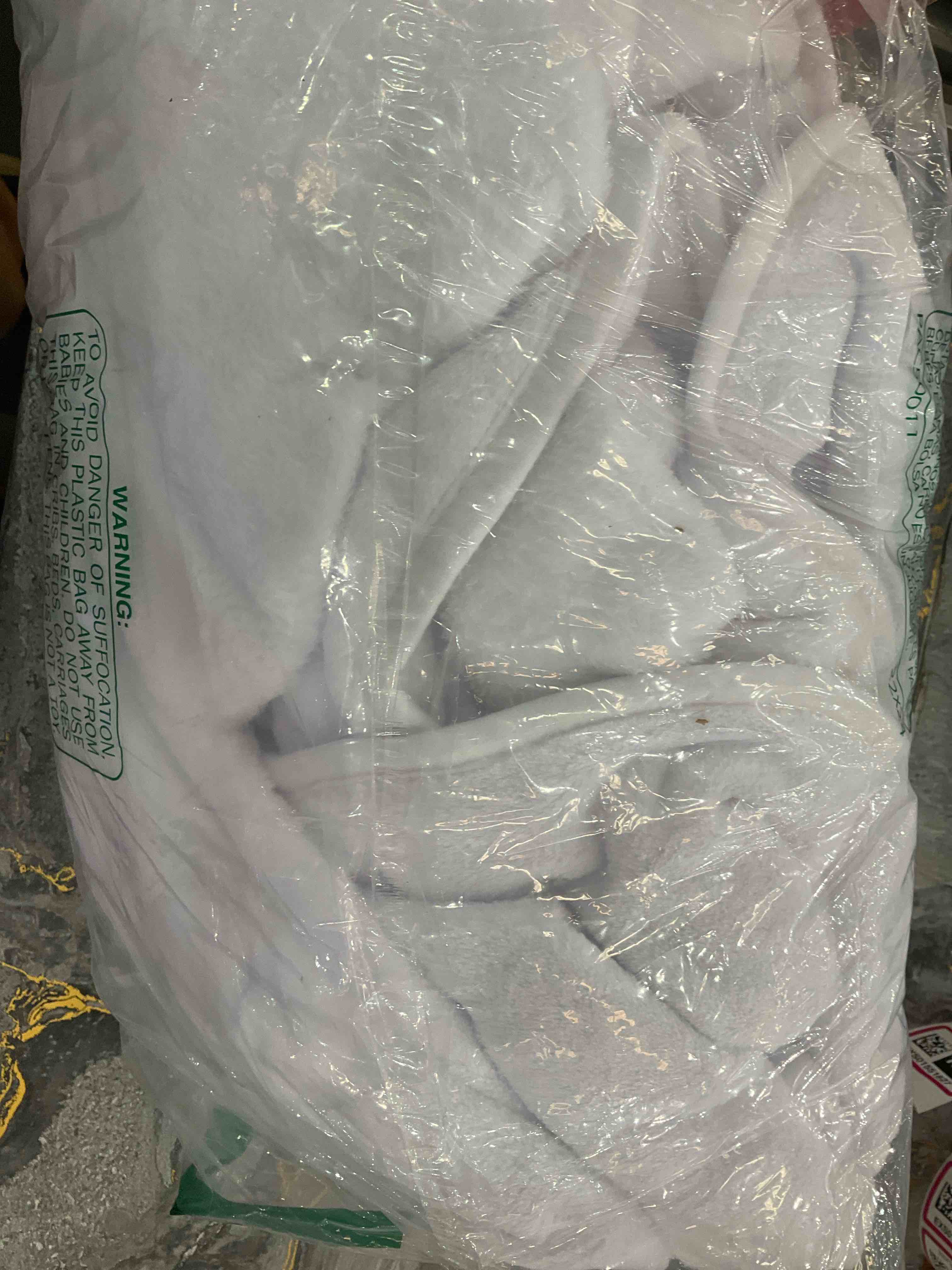 https://s3.amazonaws.com/lotting-images-prod/BargainHunt/EXS01551827_1716302648178.jpeg