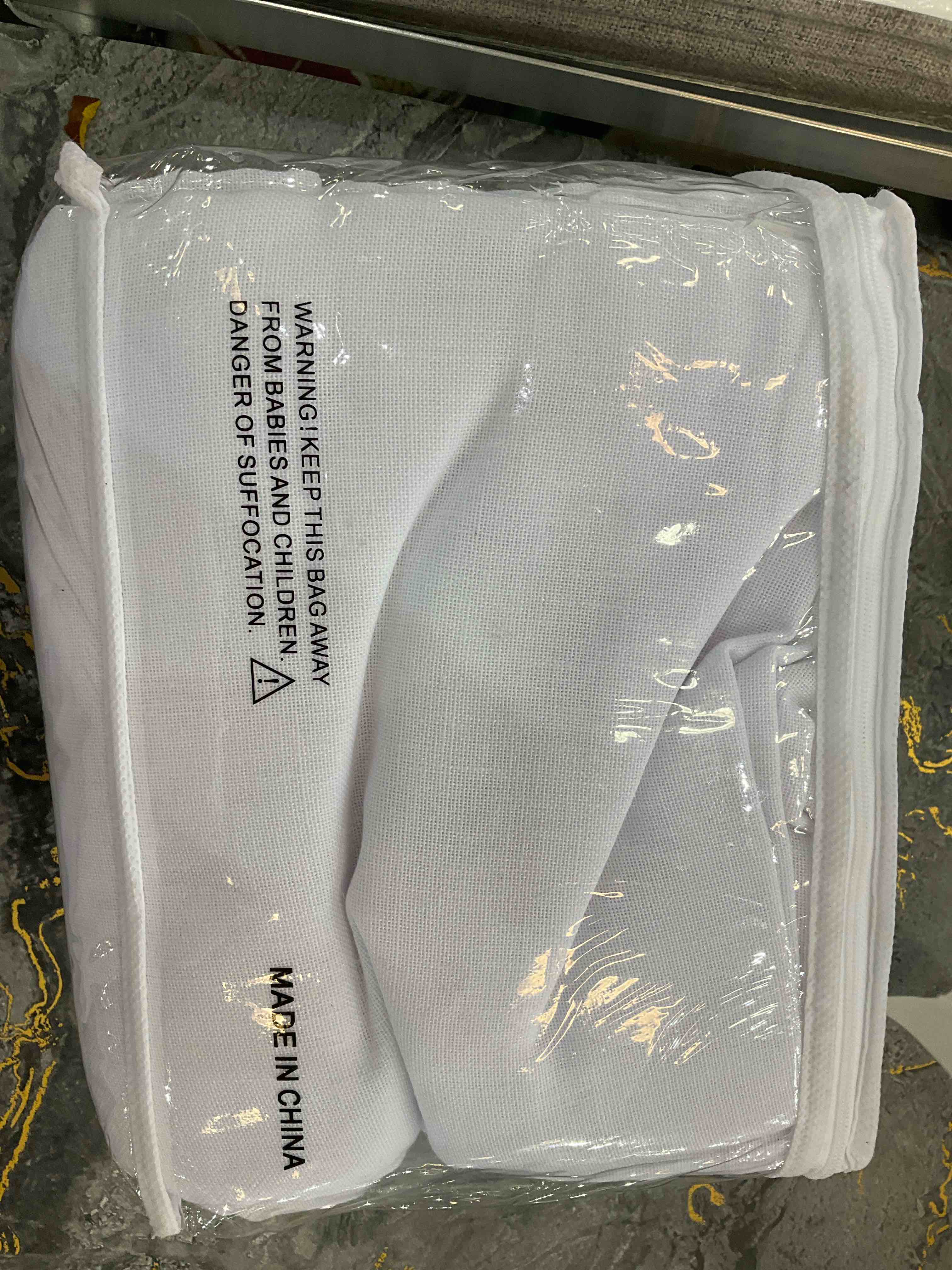 https://s3.amazonaws.com/lotting-images-prod/BargainHunt/EXS01551833_1716303652107.jpeg