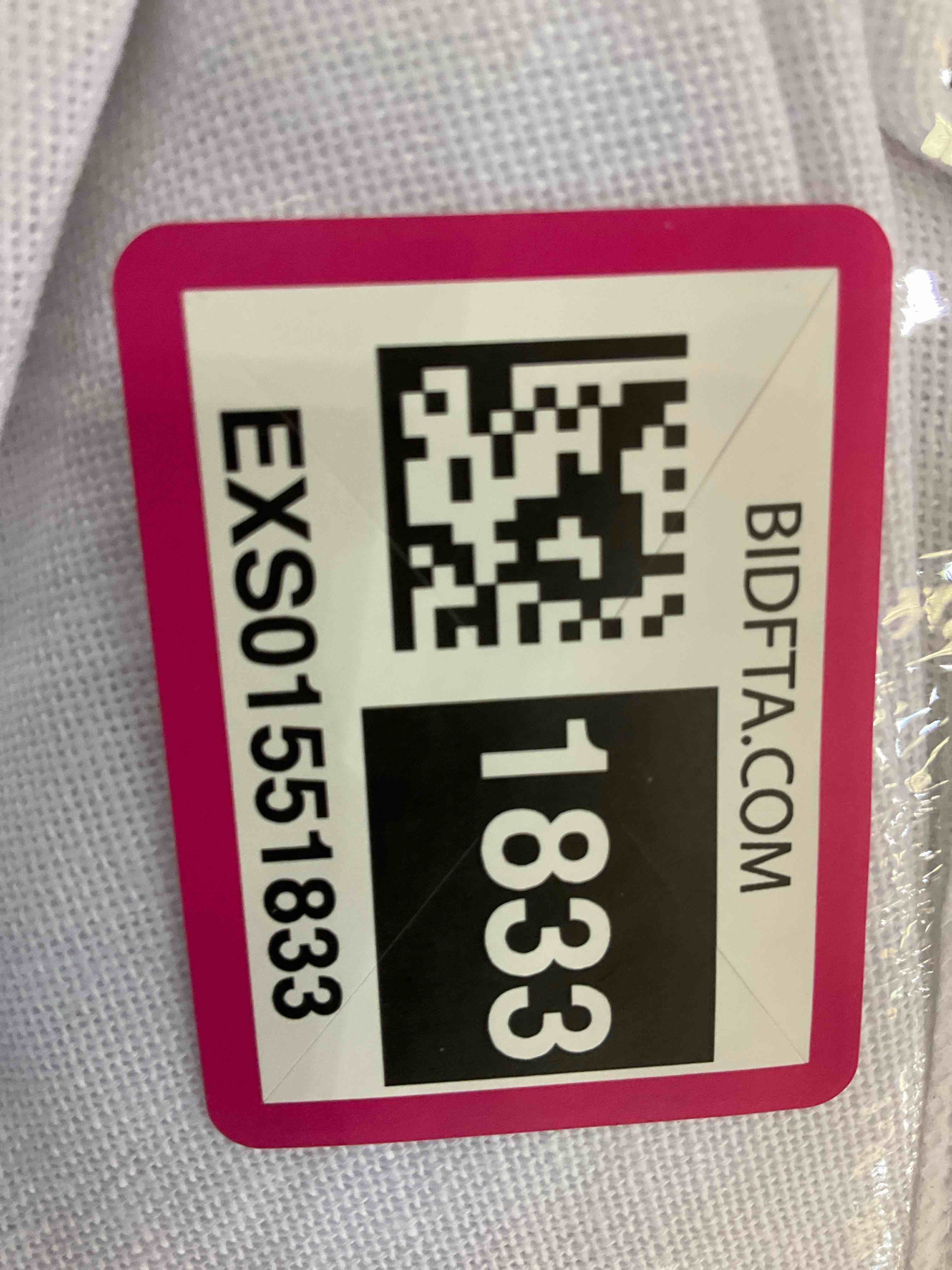 https://s3.amazonaws.com/lotting-images-prod/BargainHunt/EXS01551833_1716303660411.jpeg