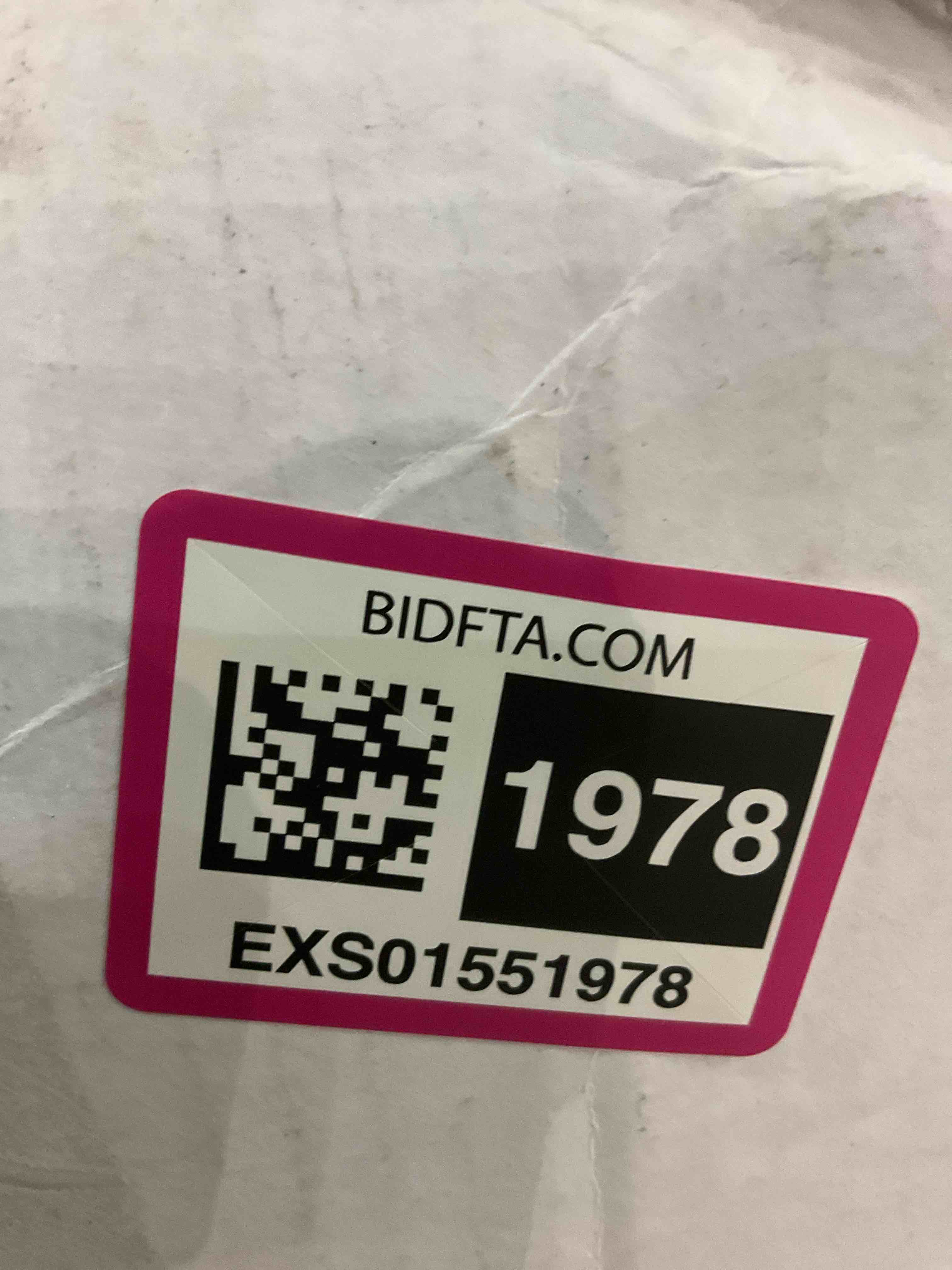 https://s3.amazonaws.com/lotting-images-prod/BargainHunt/EXS01551978_1716464152782.jpeg