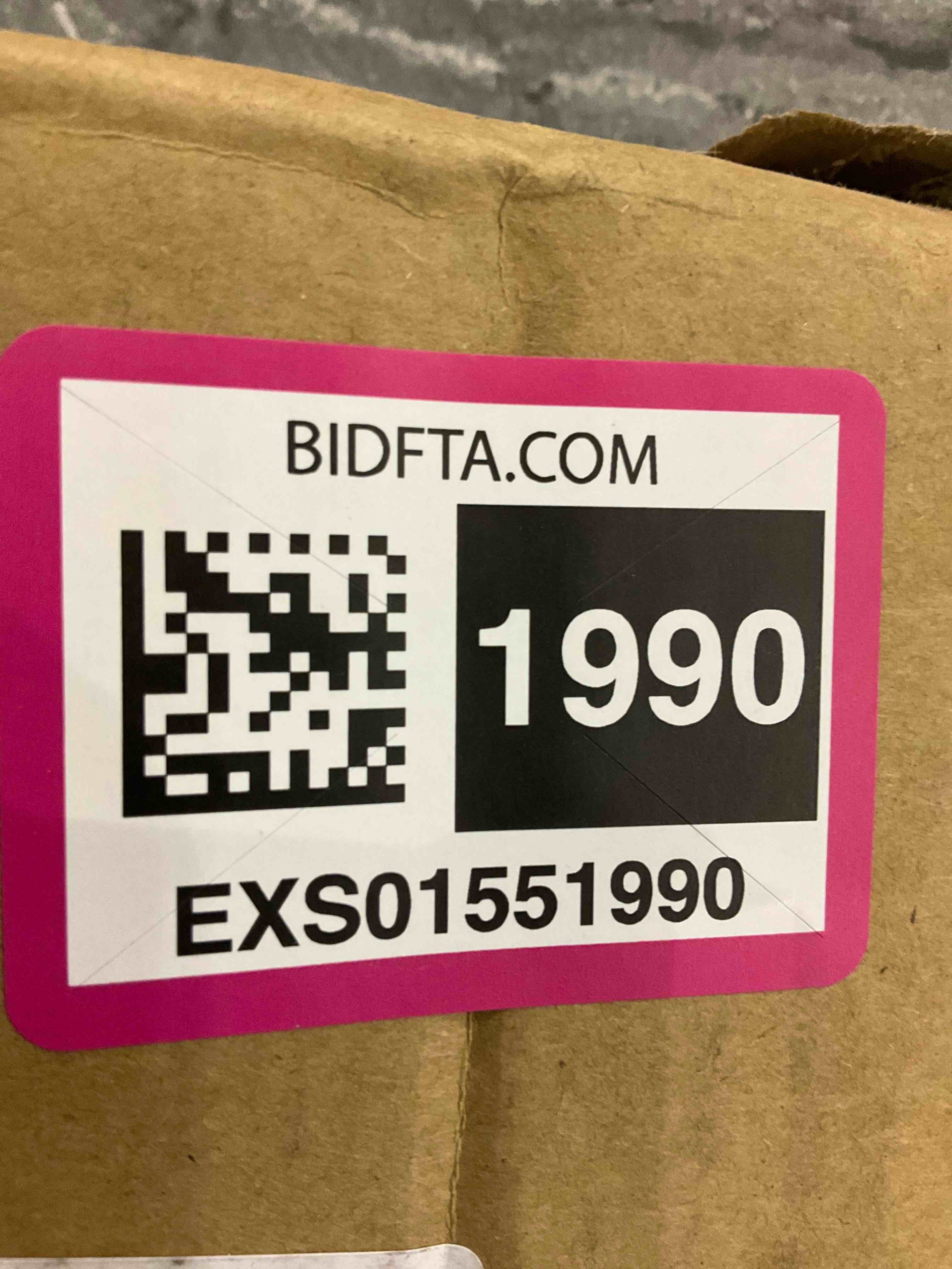 https://s3.amazonaws.com/lotting-images-prod/BargainHunt/EXS01551990_1716465834719.jpeg