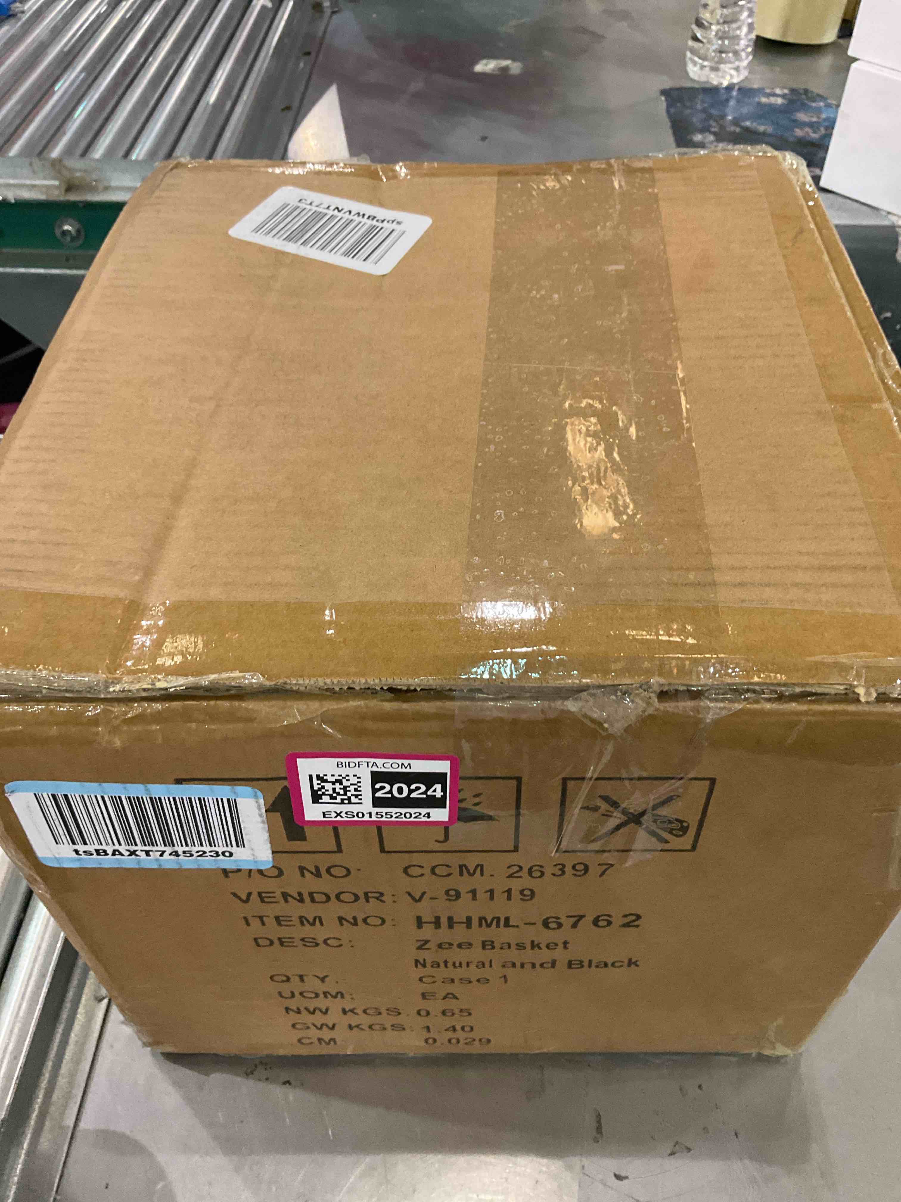 https://s3.amazonaws.com/lotting-images-prod/BargainHunt/EXS01552024_1715091076896.jpeg