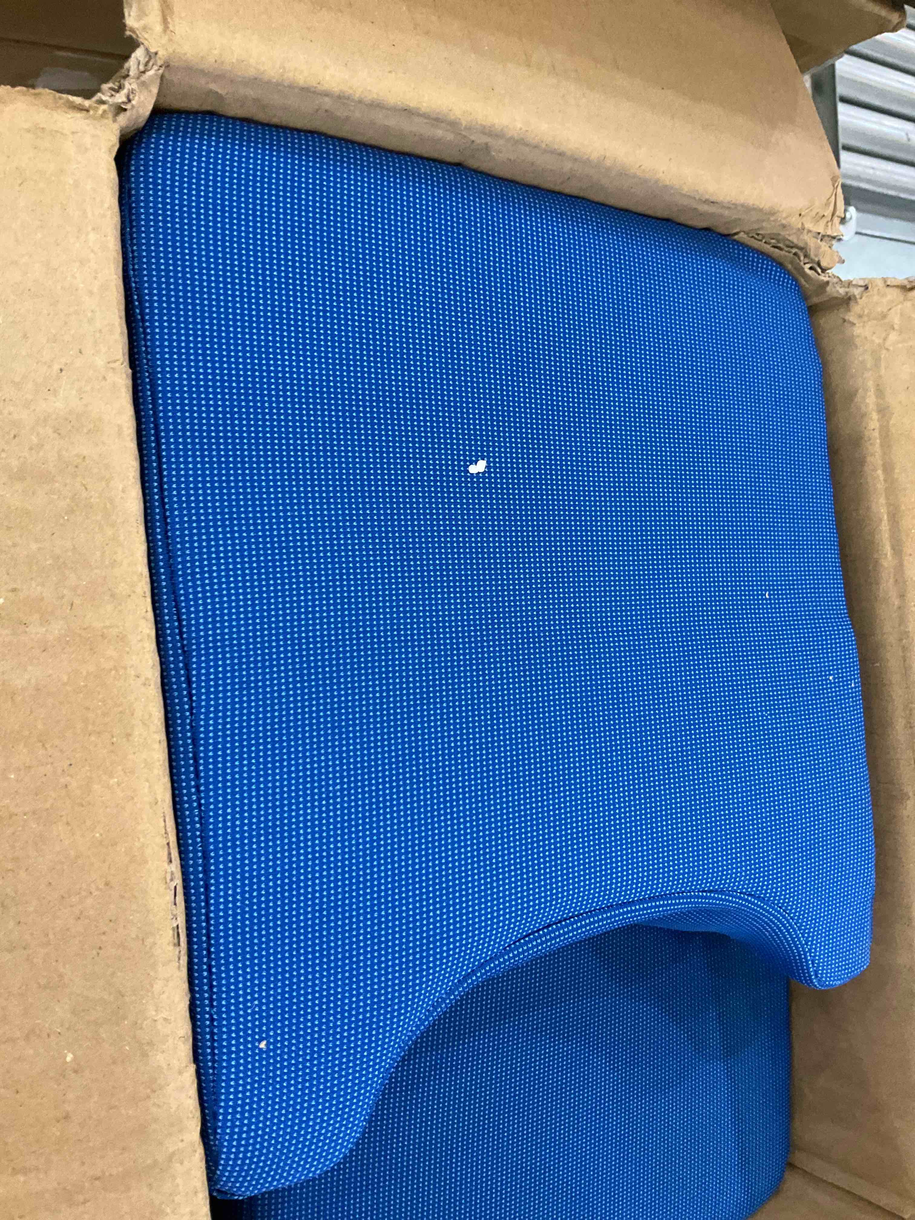https://s3.amazonaws.com/lotting-images-prod/BargainHunt/EXS01552181_1715186486312.jpeg