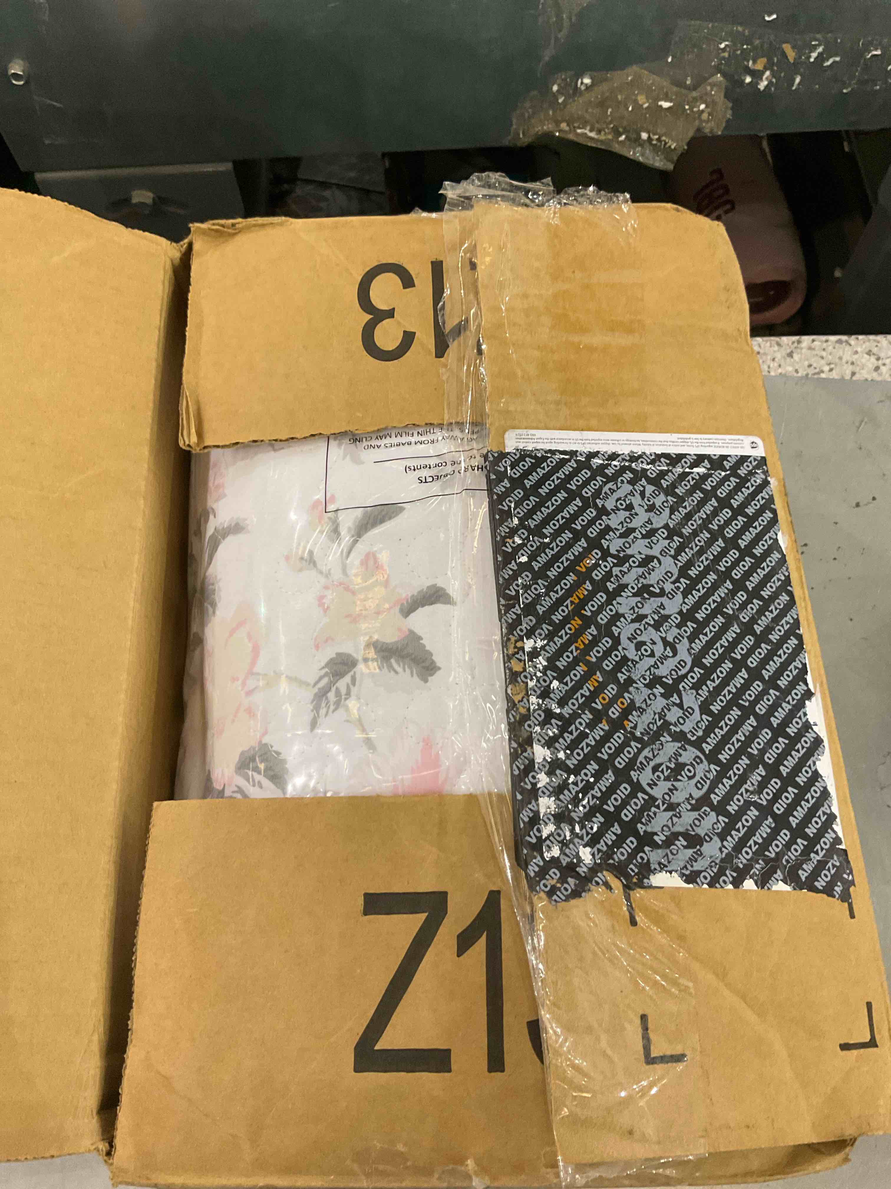 https://s3.amazonaws.com/lotting-images-prod/BargainHunt/EXS01552392_1715267190639.jpeg