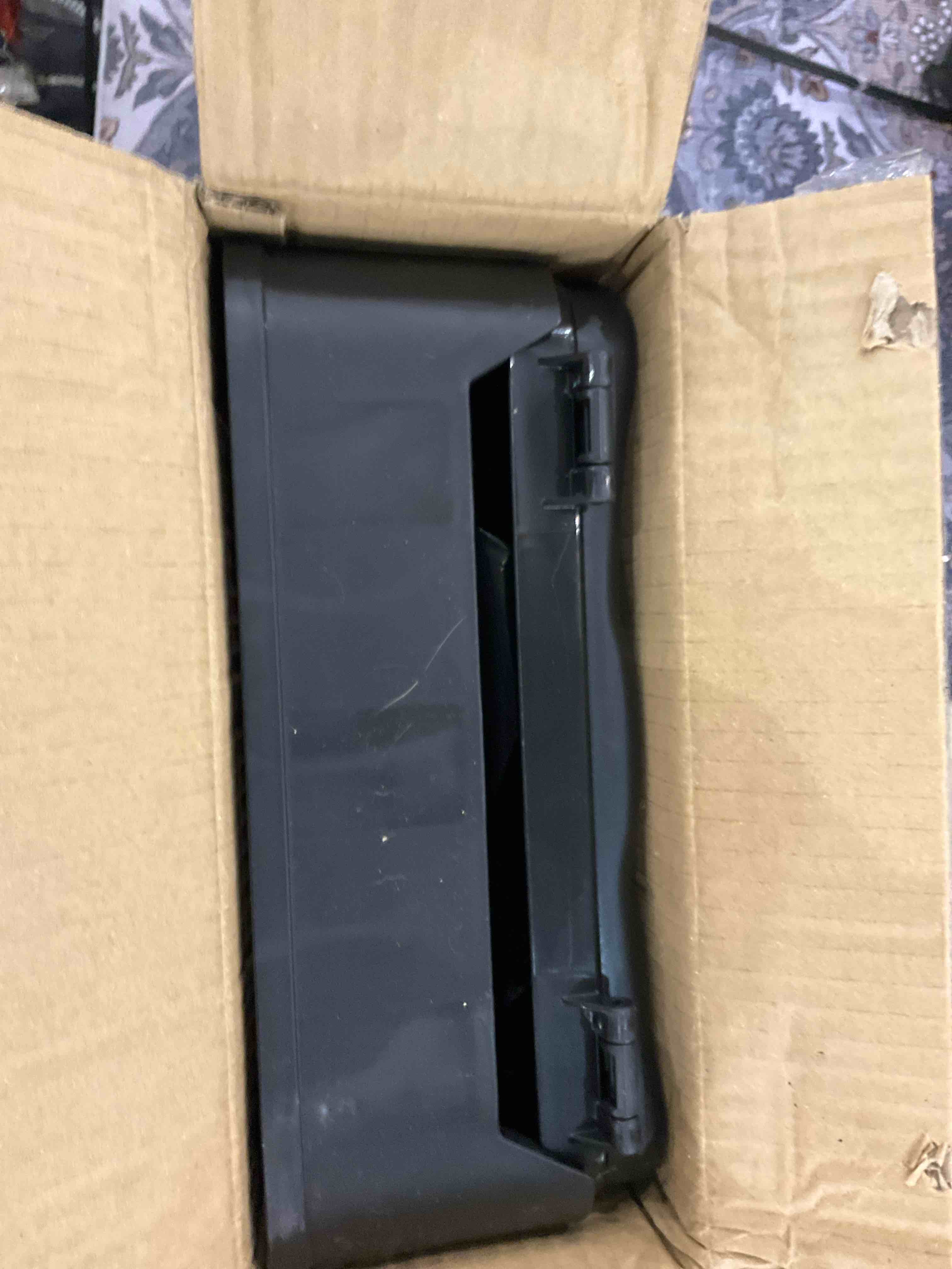 https://s3.amazonaws.com/lotting-images-prod/BargainHunt/EXS01552600_1715957808167.jpeg