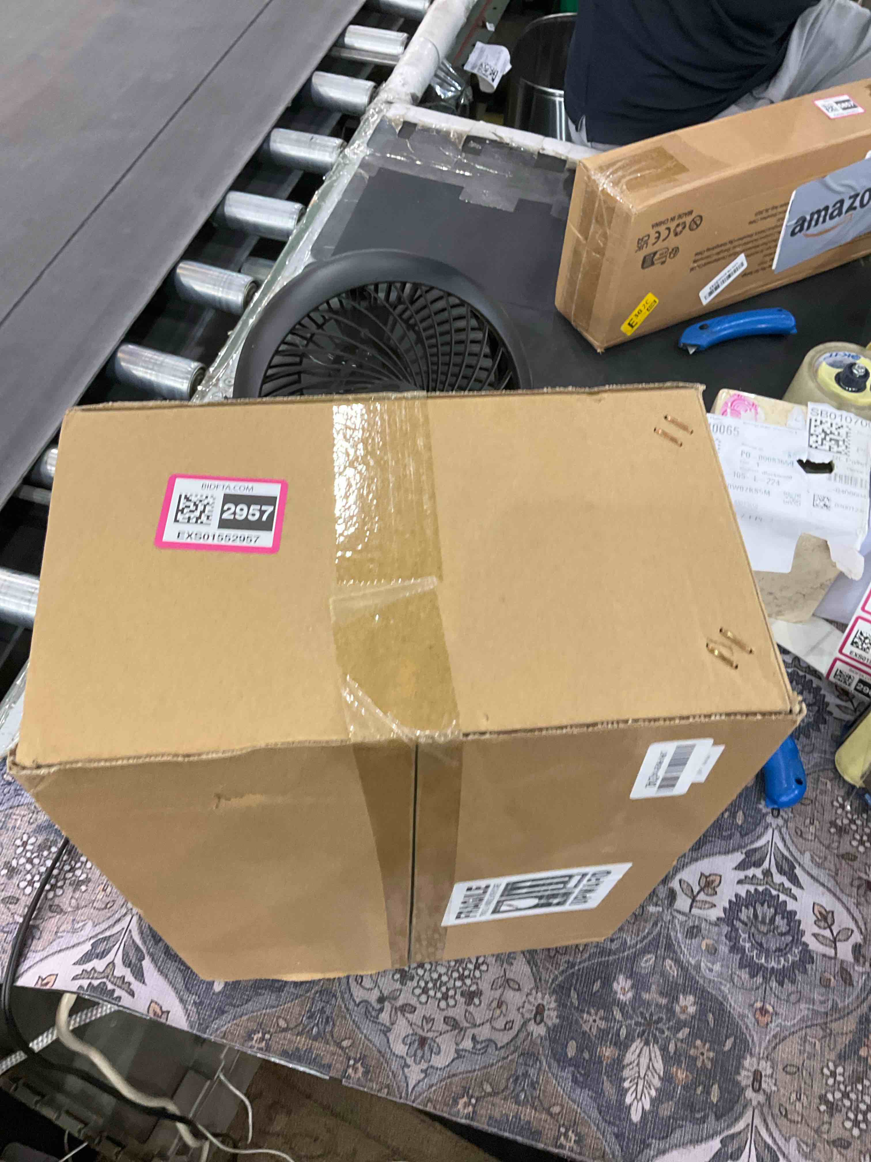 https://s3.amazonaws.com/lotting-images-prod/BargainHunt/EXS01552957_1716550121179.jpeg