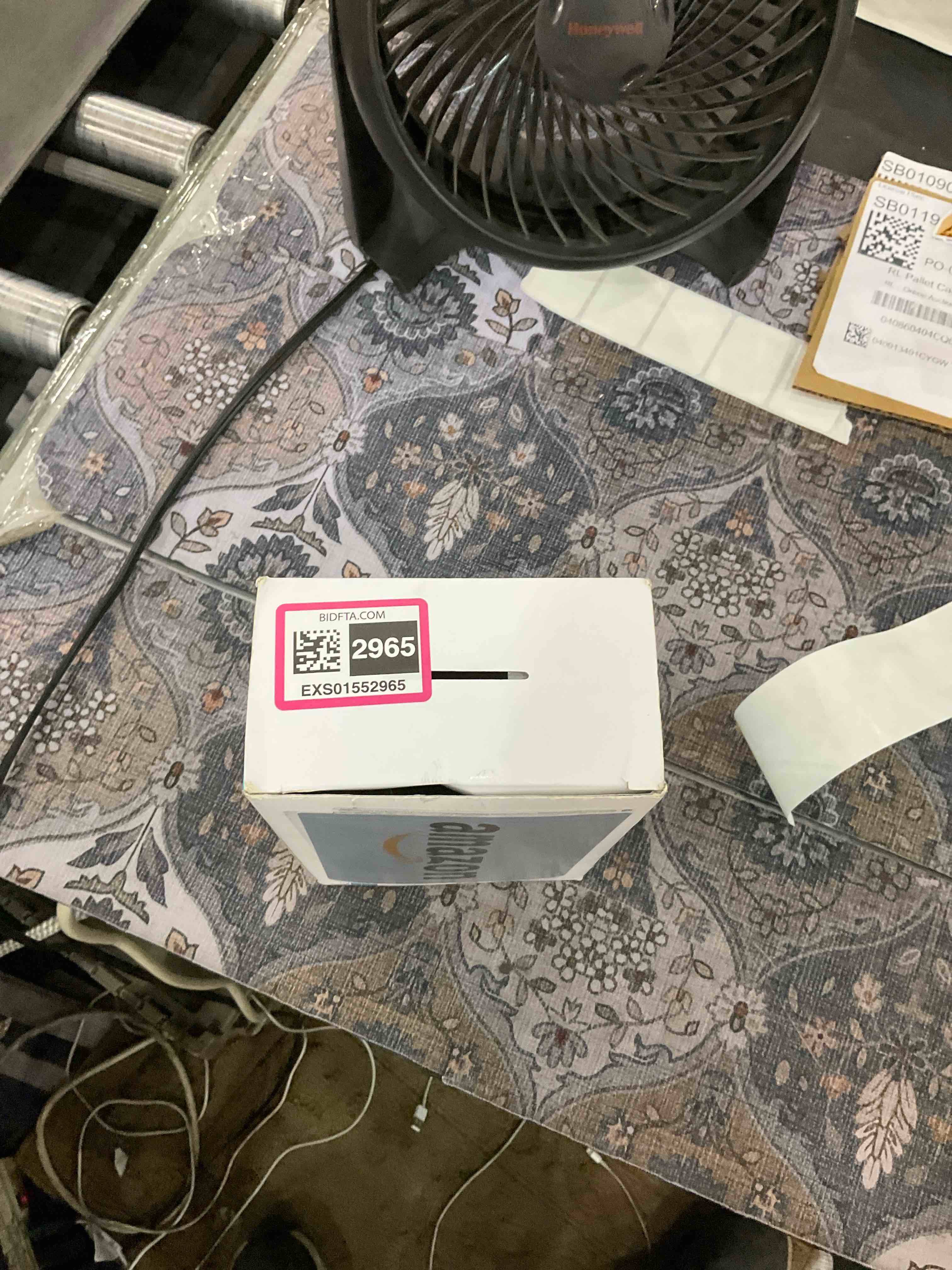 https://s3.amazonaws.com/lotting-images-prod/BargainHunt/EXS01552965_1716550441786.jpeg