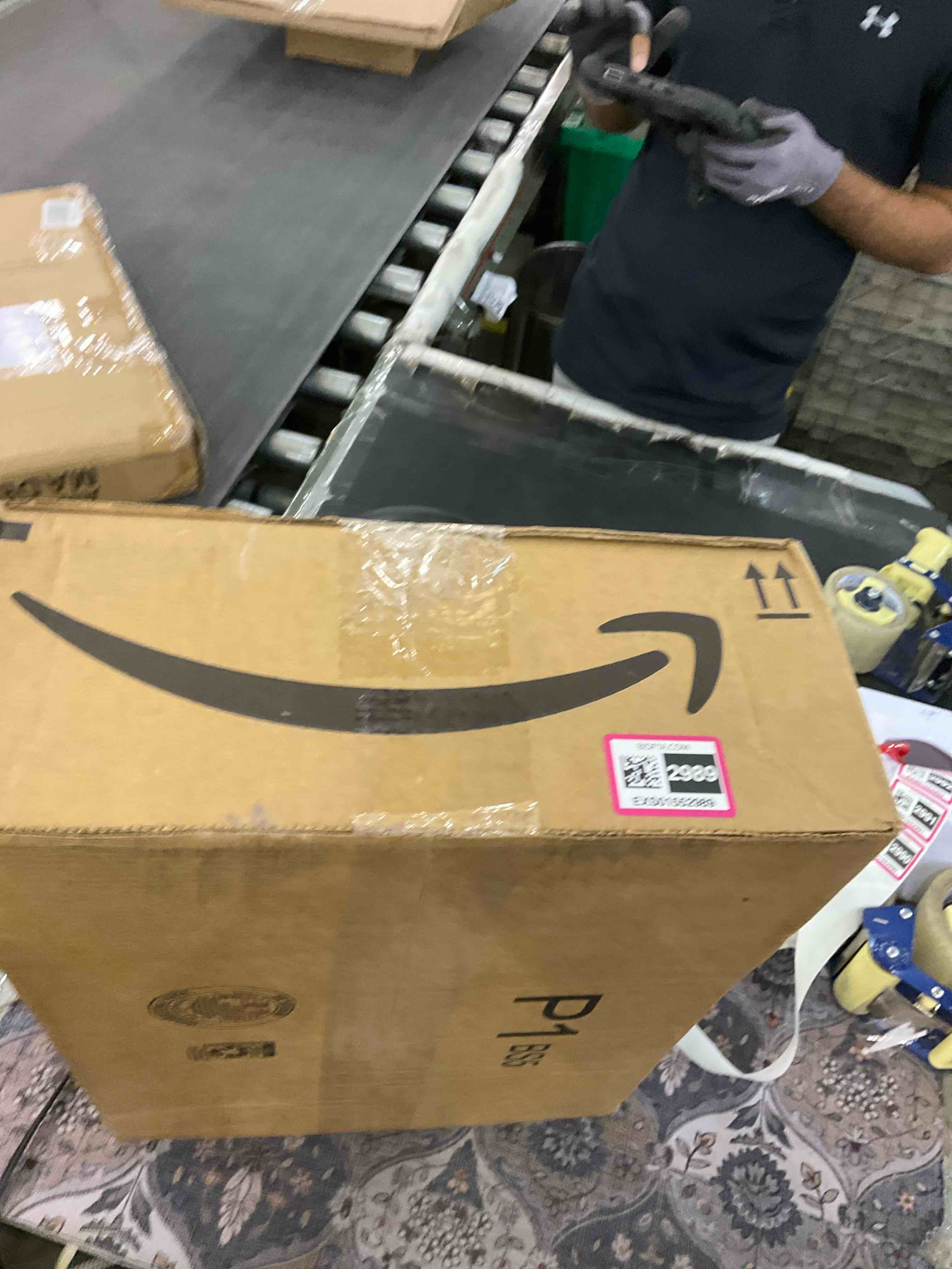 https://s3.amazonaws.com/lotting-images-prod/BargainHunt/EXS01552989_1716552771217.jpeg
