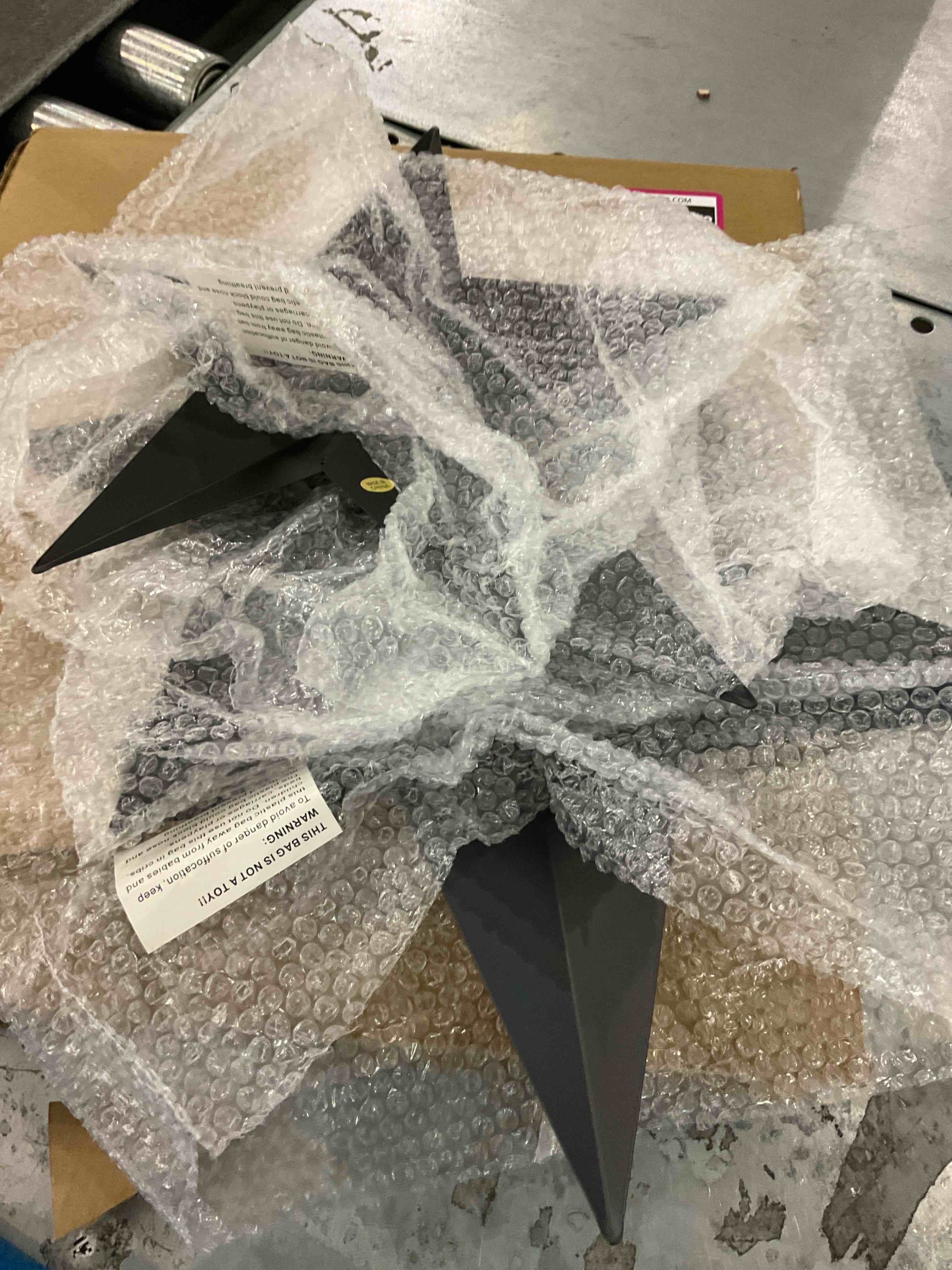 https://s3.amazonaws.com/lotting-images-prod/BargainHunt/EXS01553018_1714499418327.jpeg