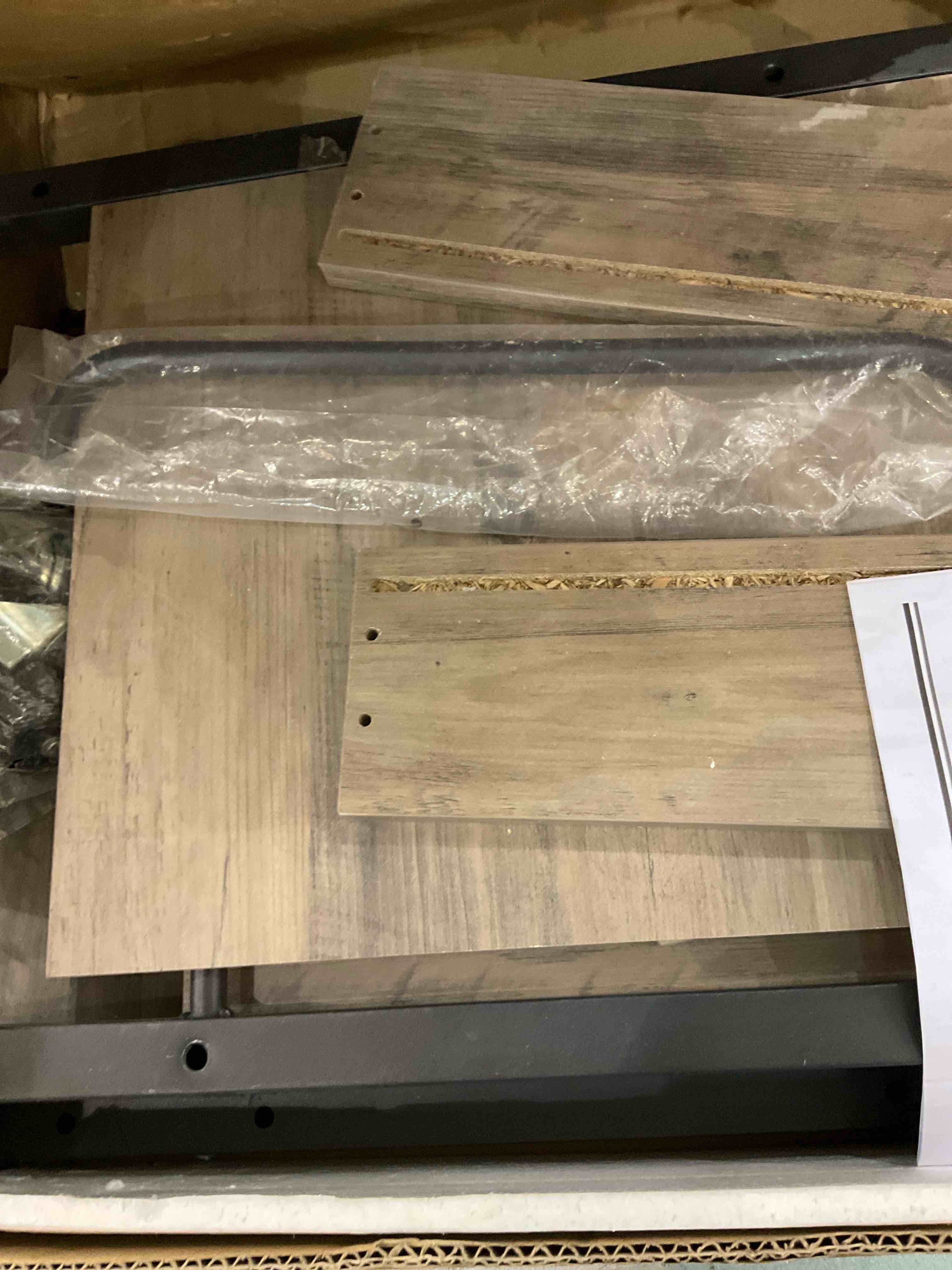 https://s3.amazonaws.com/lotting-images-prod/BargainHunt/EXS01553254_1715263838748.jpeg