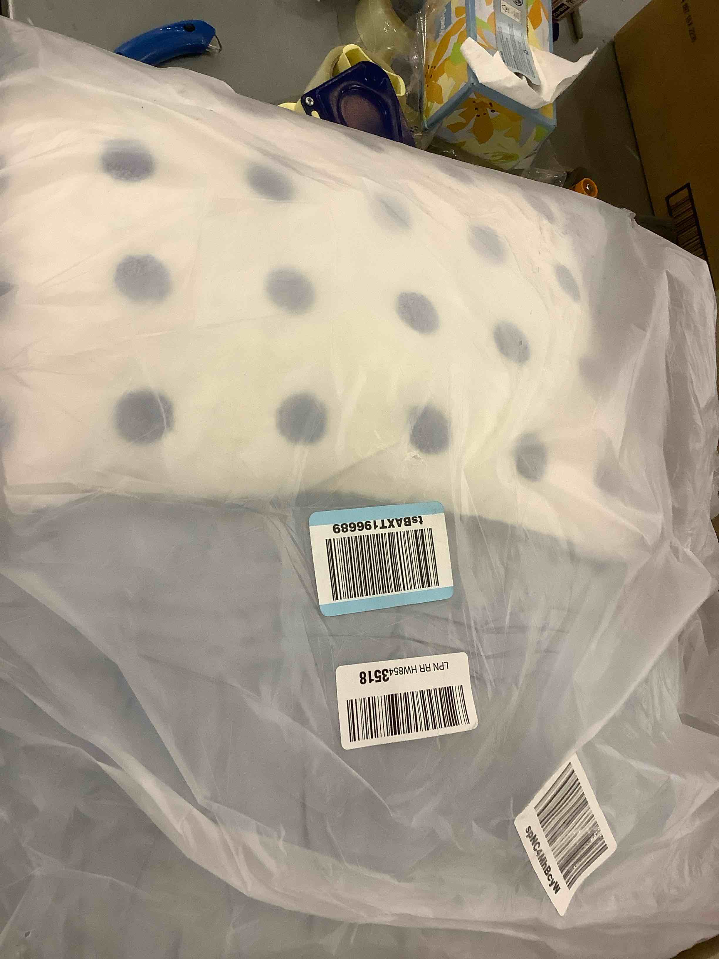 https://s3.amazonaws.com/lotting-images-prod/BargainHunt/EXS01553537_1717508271845.jpeg