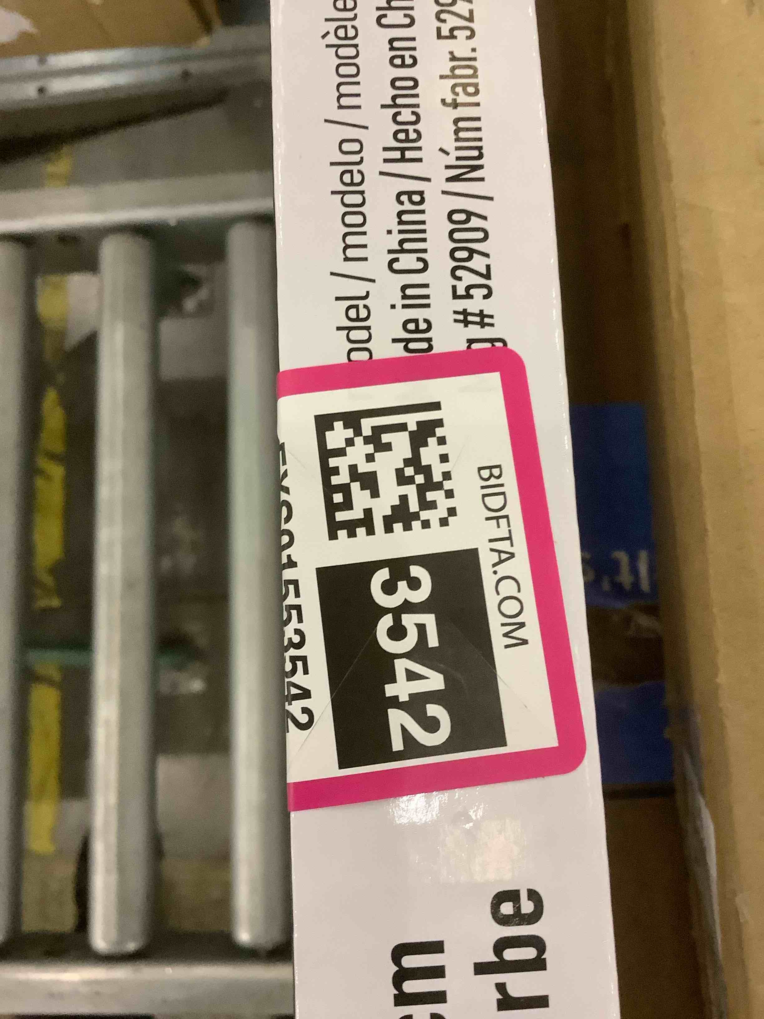 https://s3.amazonaws.com/lotting-images-prod/BargainHunt/EXS01553542_1717509098151.jpeg