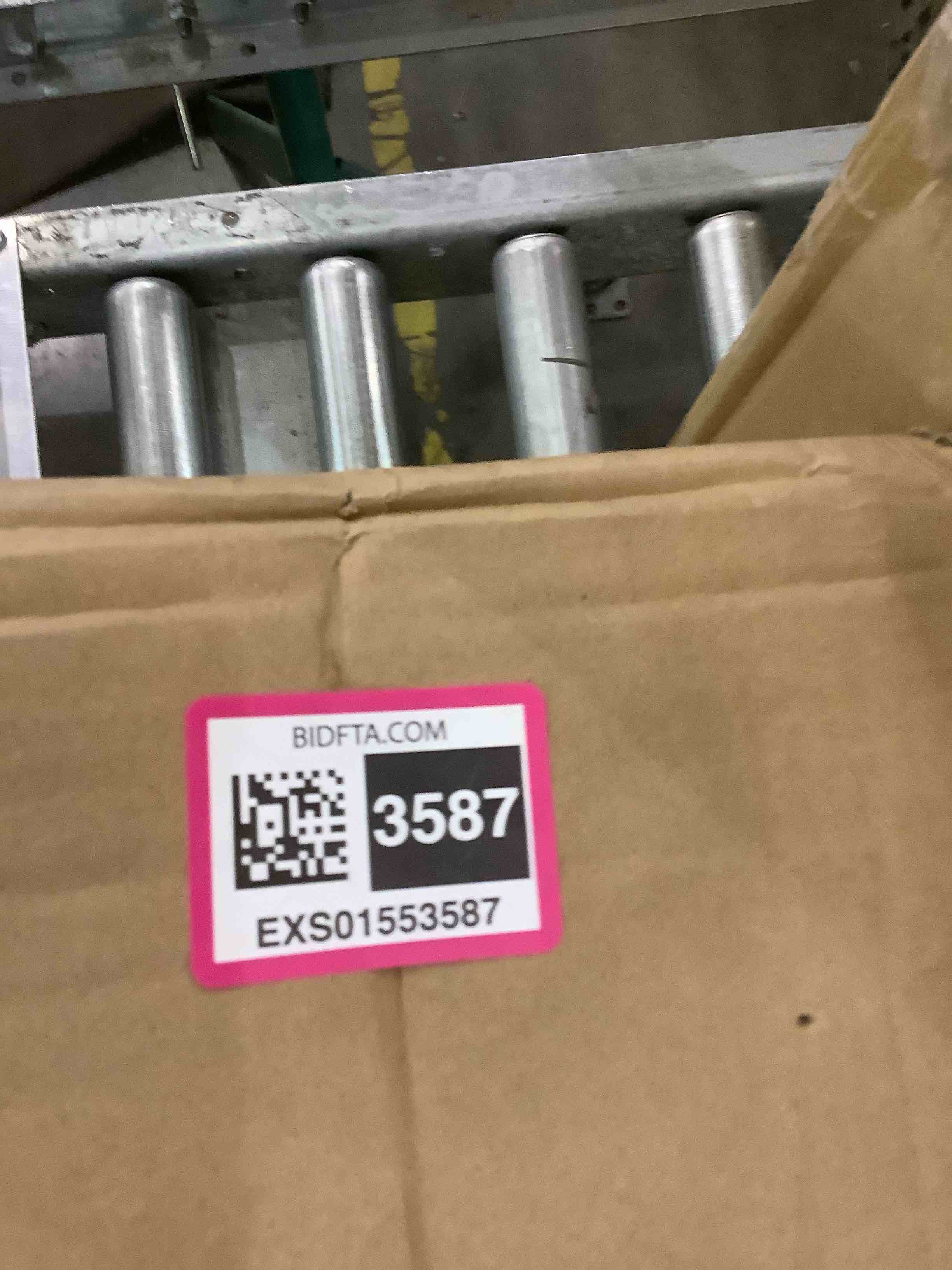 https://s3.amazonaws.com/lotting-images-prod/BargainHunt/EXS01553587_1717522254481.jpeg