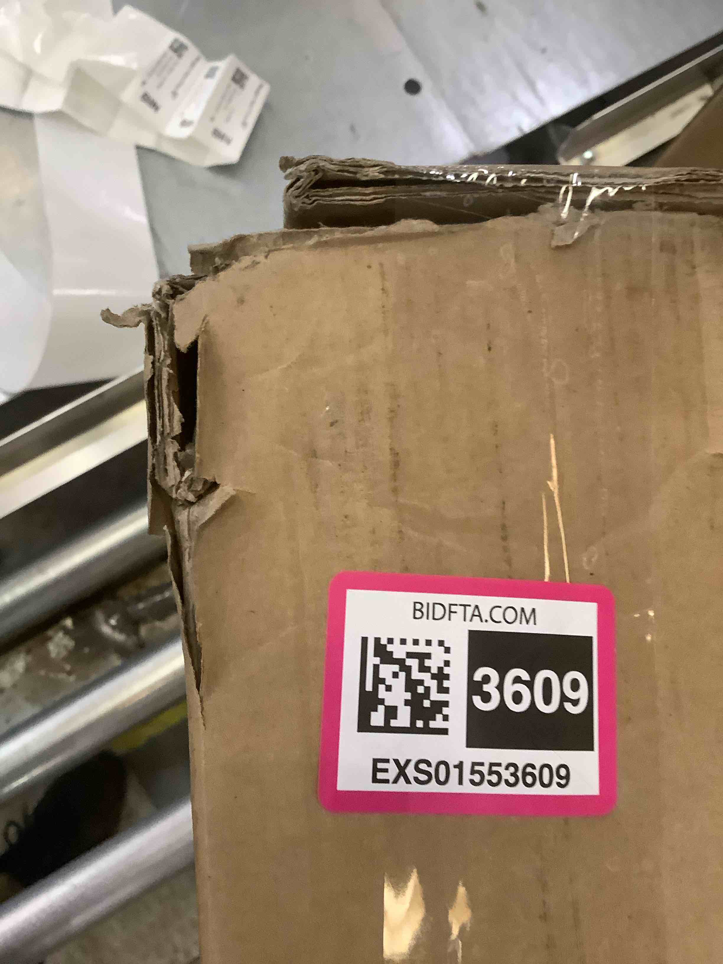 https://s3.amazonaws.com/lotting-images-prod/BargainHunt/EXS01553609_1717527984462.jpeg