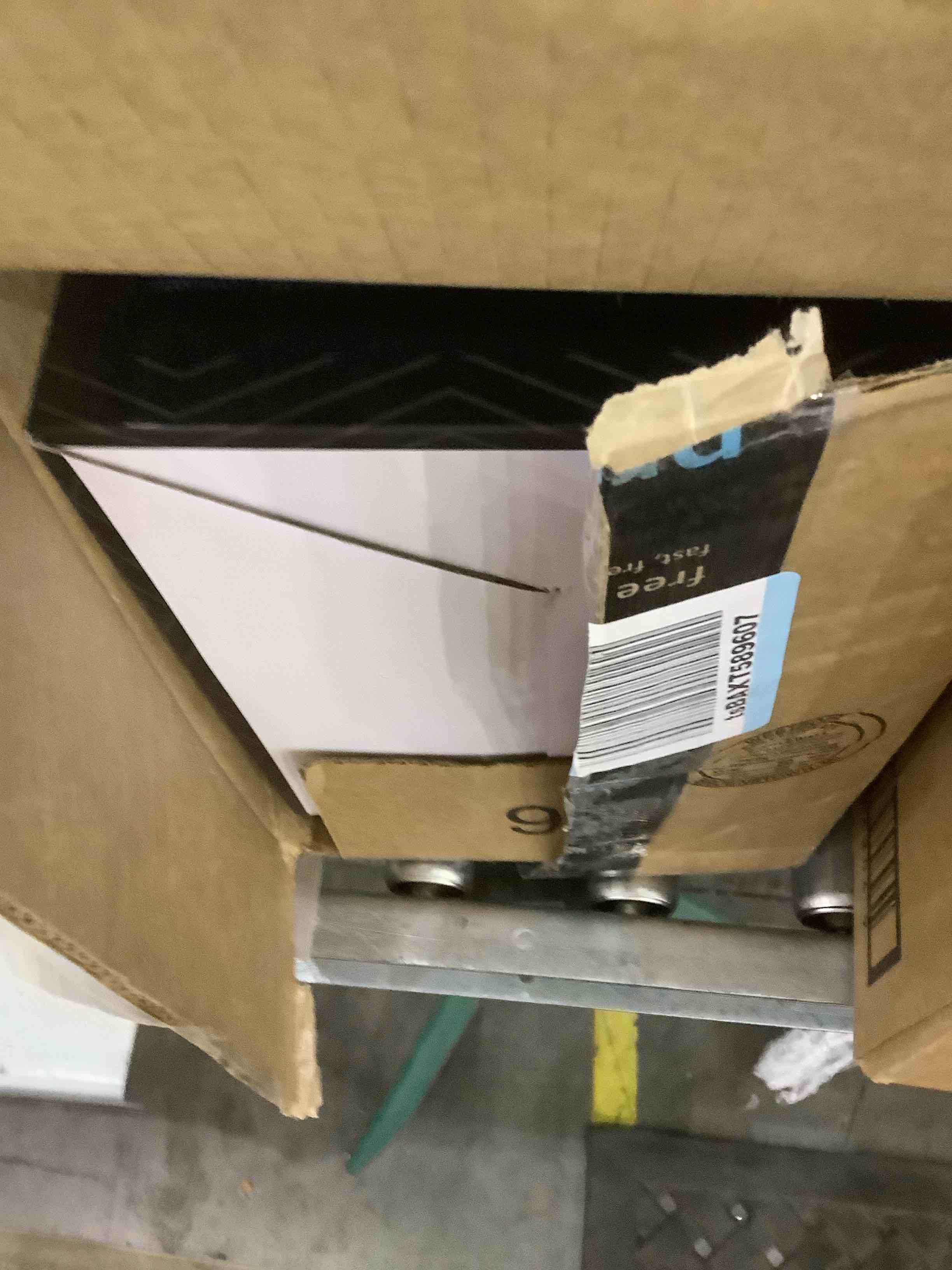 https://s3.amazonaws.com/lotting-images-prod/BargainHunt/EXS01553647_1717596896829.jpeg