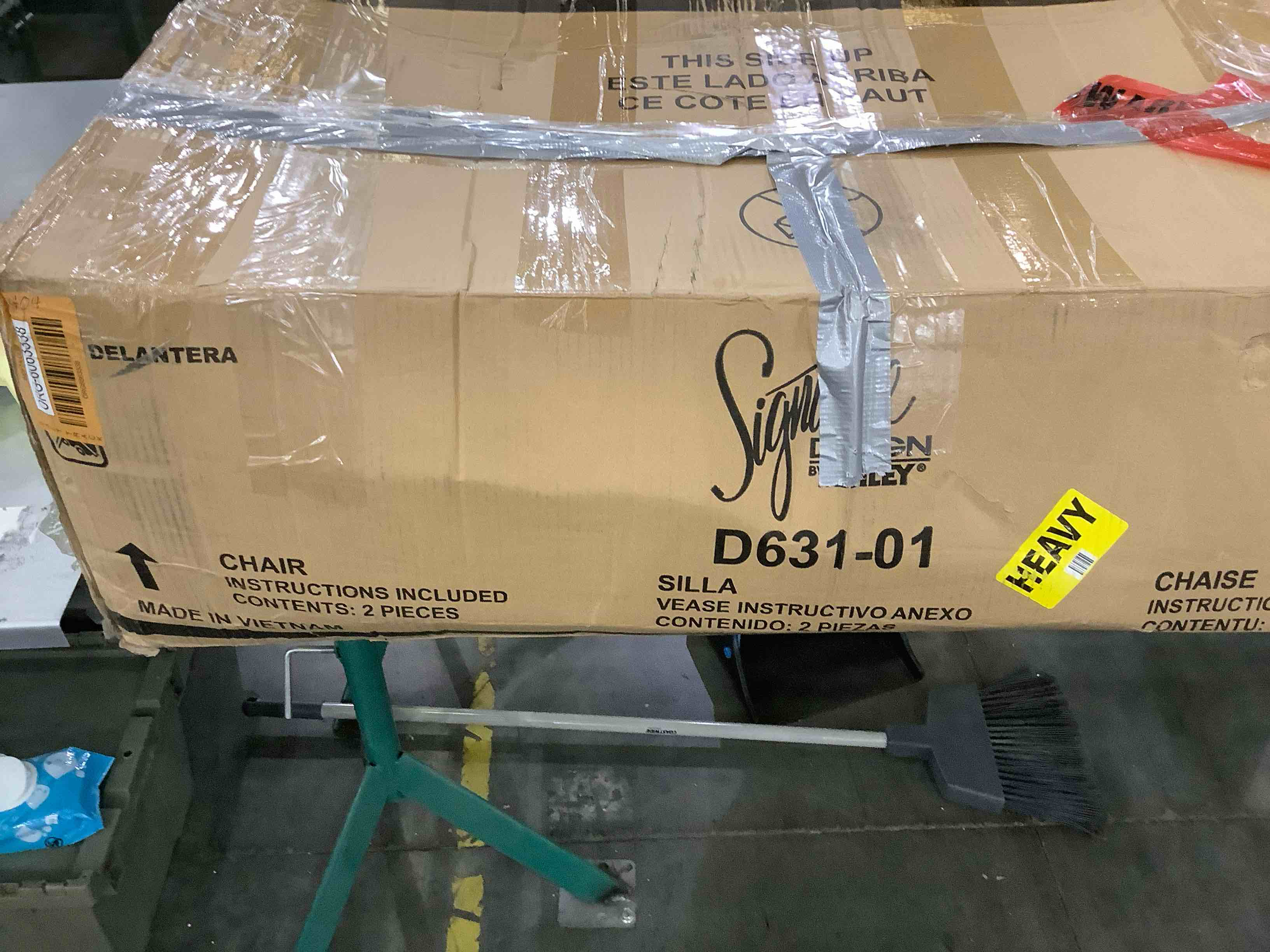 https://s3.amazonaws.com/lotting-images-prod/BargainHunt/EXS01553817_1717767259803.jpeg