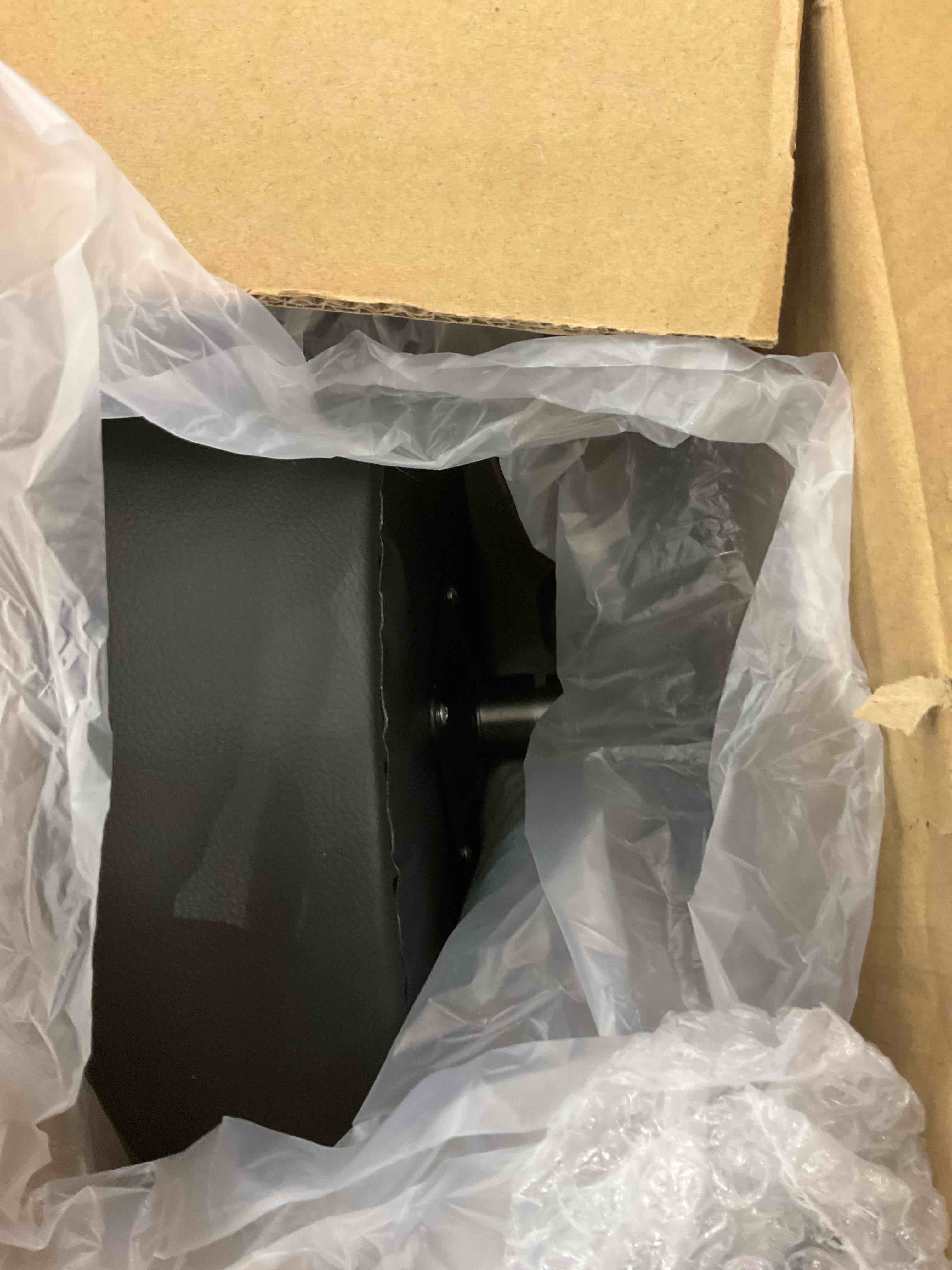 https://s3.amazonaws.com/lotting-images-prod/BargainHunt/EXS01553969_1718803621365.jpeg