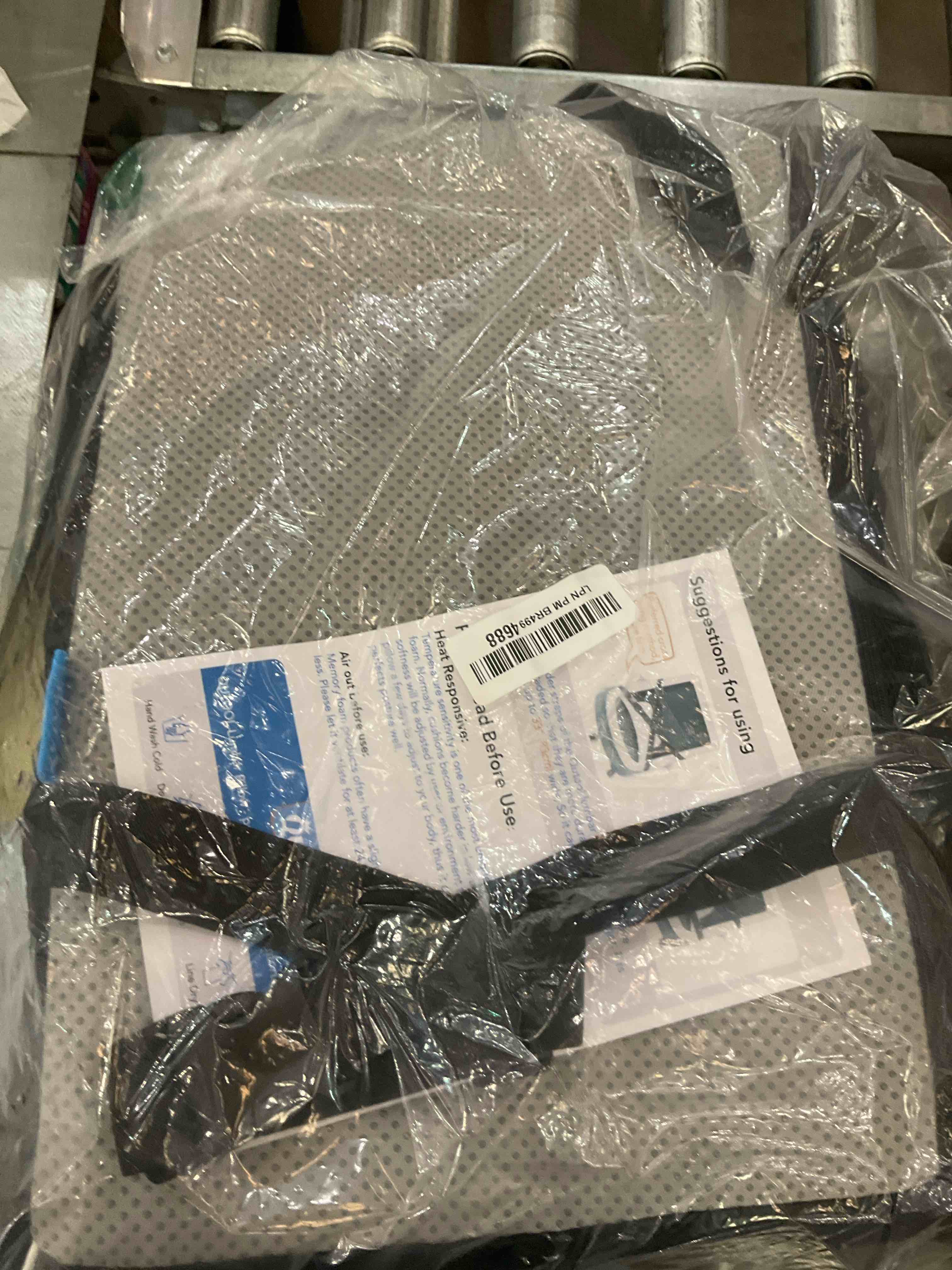 https://s3.amazonaws.com/lotting-images-prod/BargainHunt/EXS01553990_1718810126389.jpeg