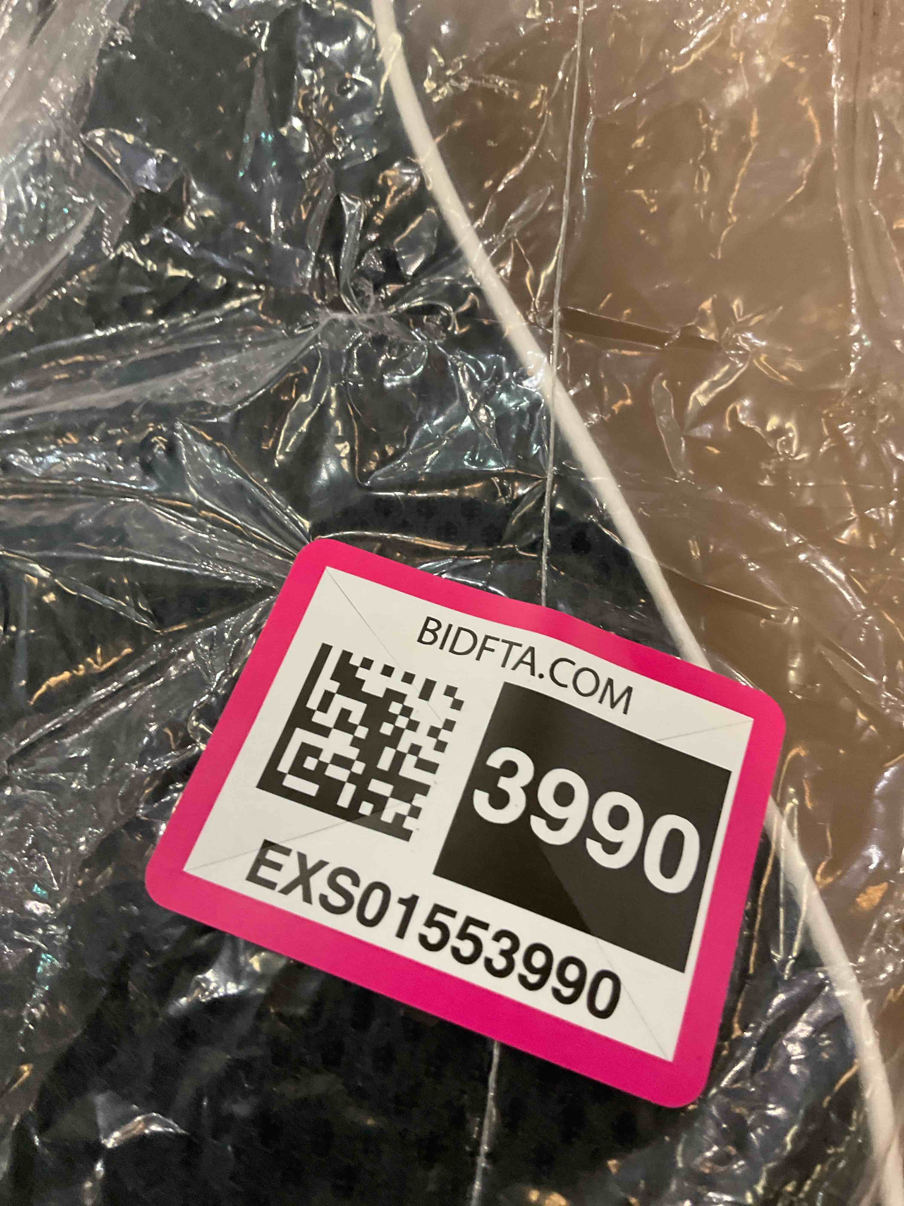 https://s3.amazonaws.com/lotting-images-prod/BargainHunt/EXS01553990_1718810142865.jpeg