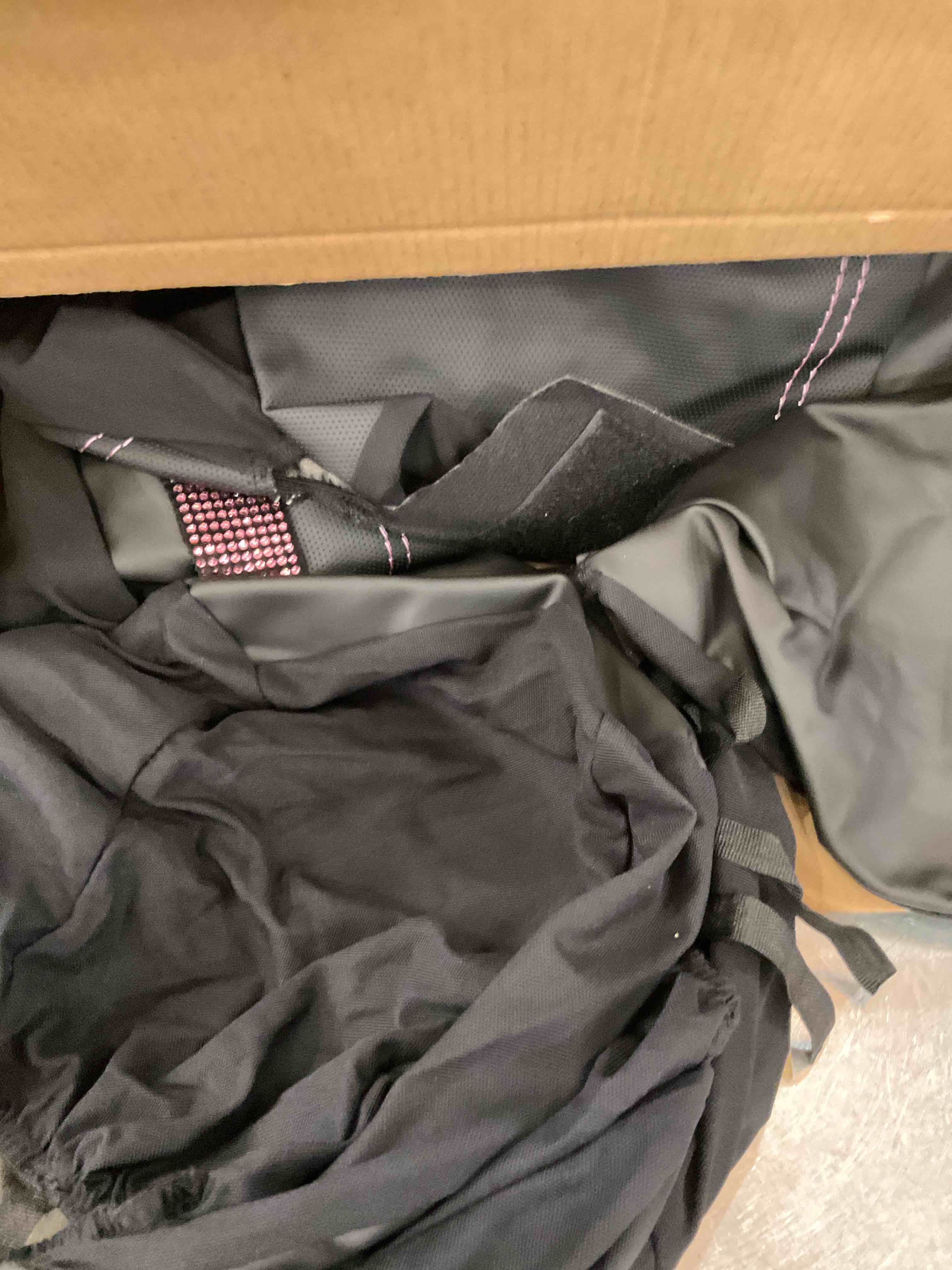 https://s3.amazonaws.com/lotting-images-prod/BargainHunt/EXS01554200_1714158610463.jpeg