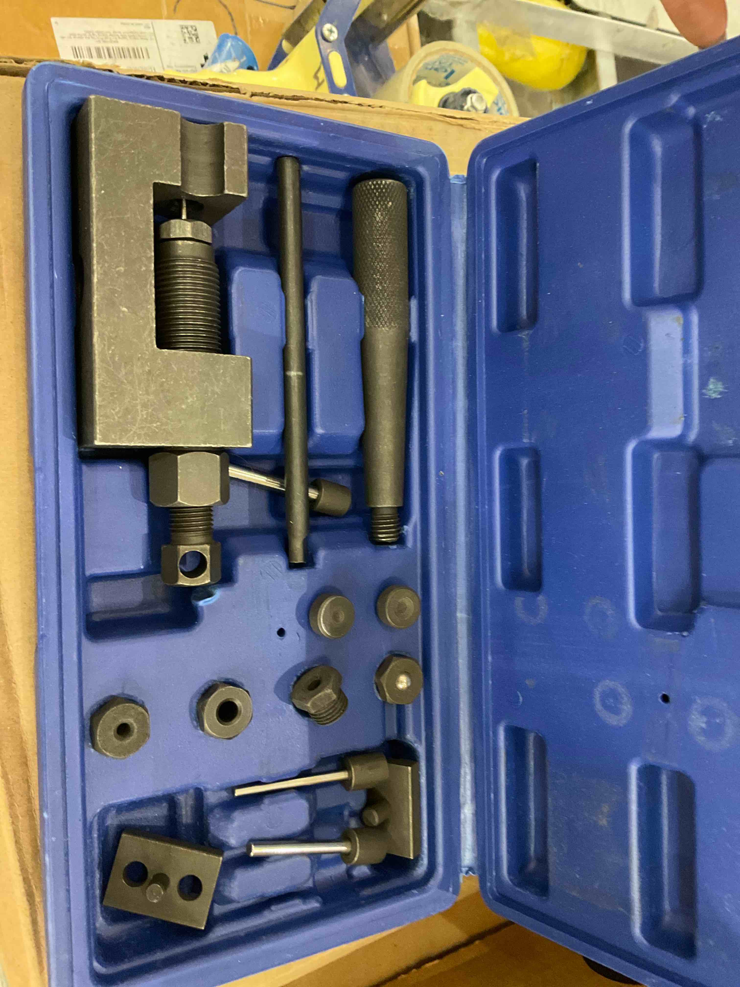 https://s3.amazonaws.com/lotting-images-prod/BargainHunt/EXS01554359_1714578021788.jpeg