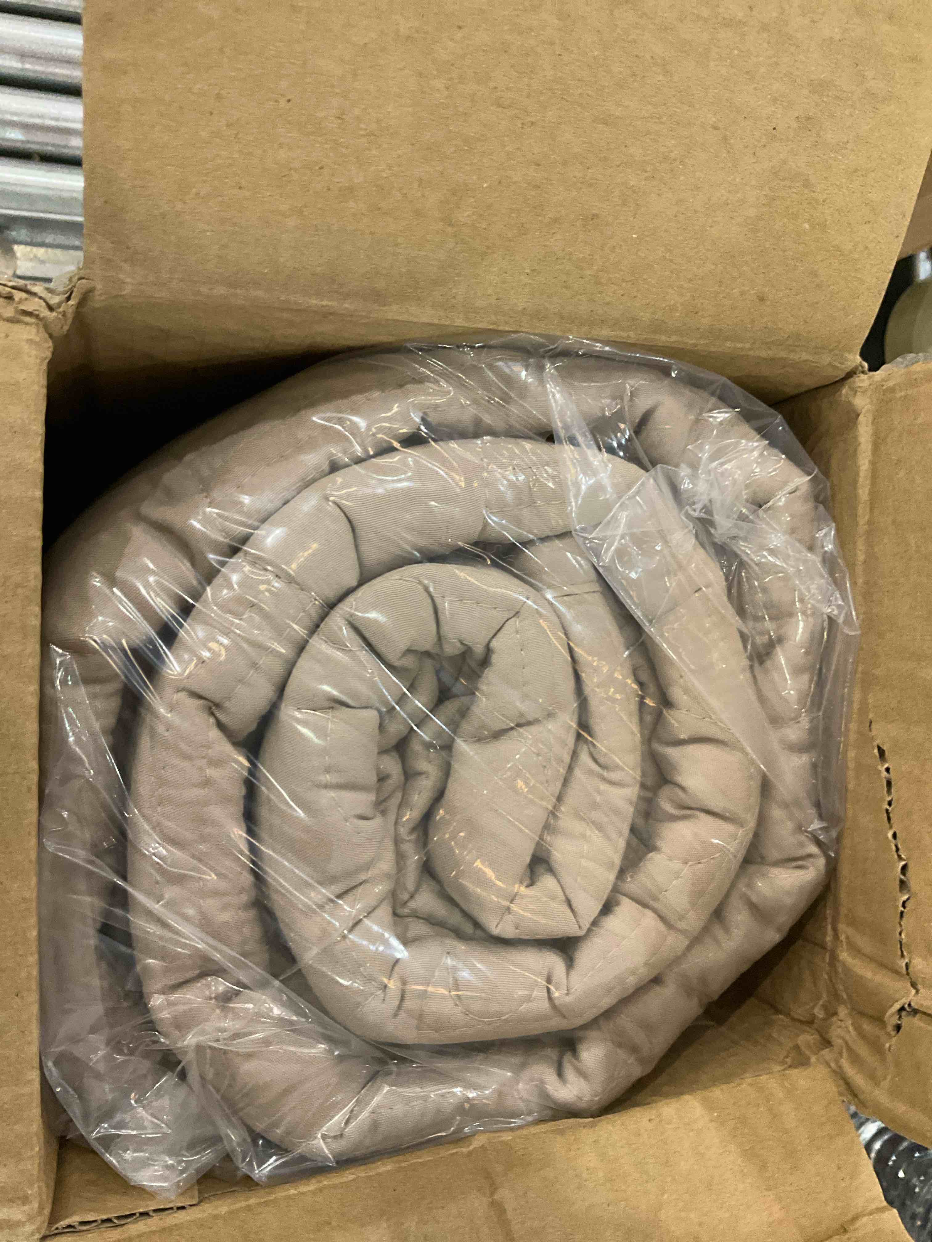 https://s3.amazonaws.com/lotting-images-prod/BargainHunt/EXS01554787_1714398321813.jpeg