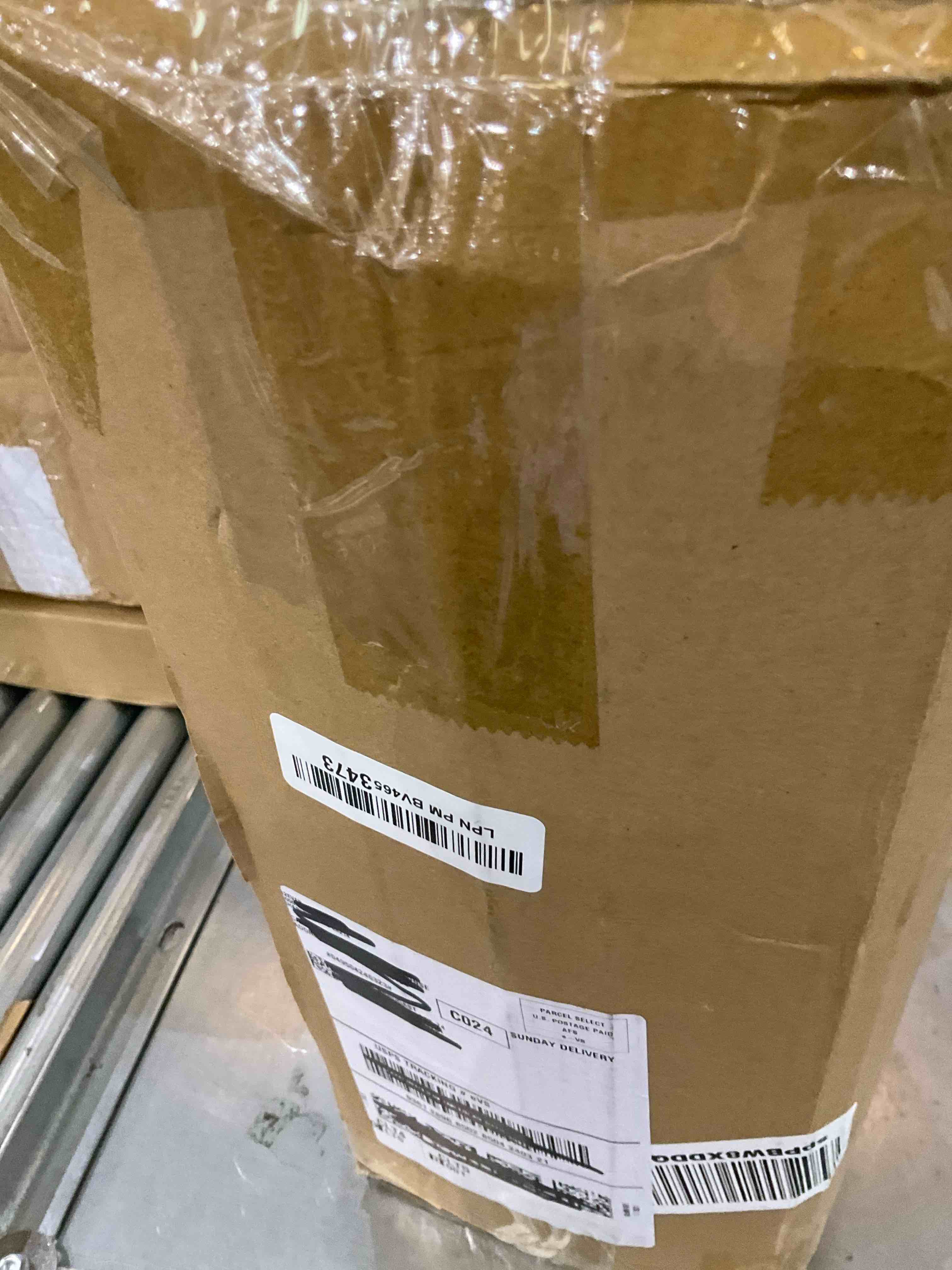 https://s3.amazonaws.com/lotting-images-prod/BargainHunt/EXS01554787_1714398362353.jpeg