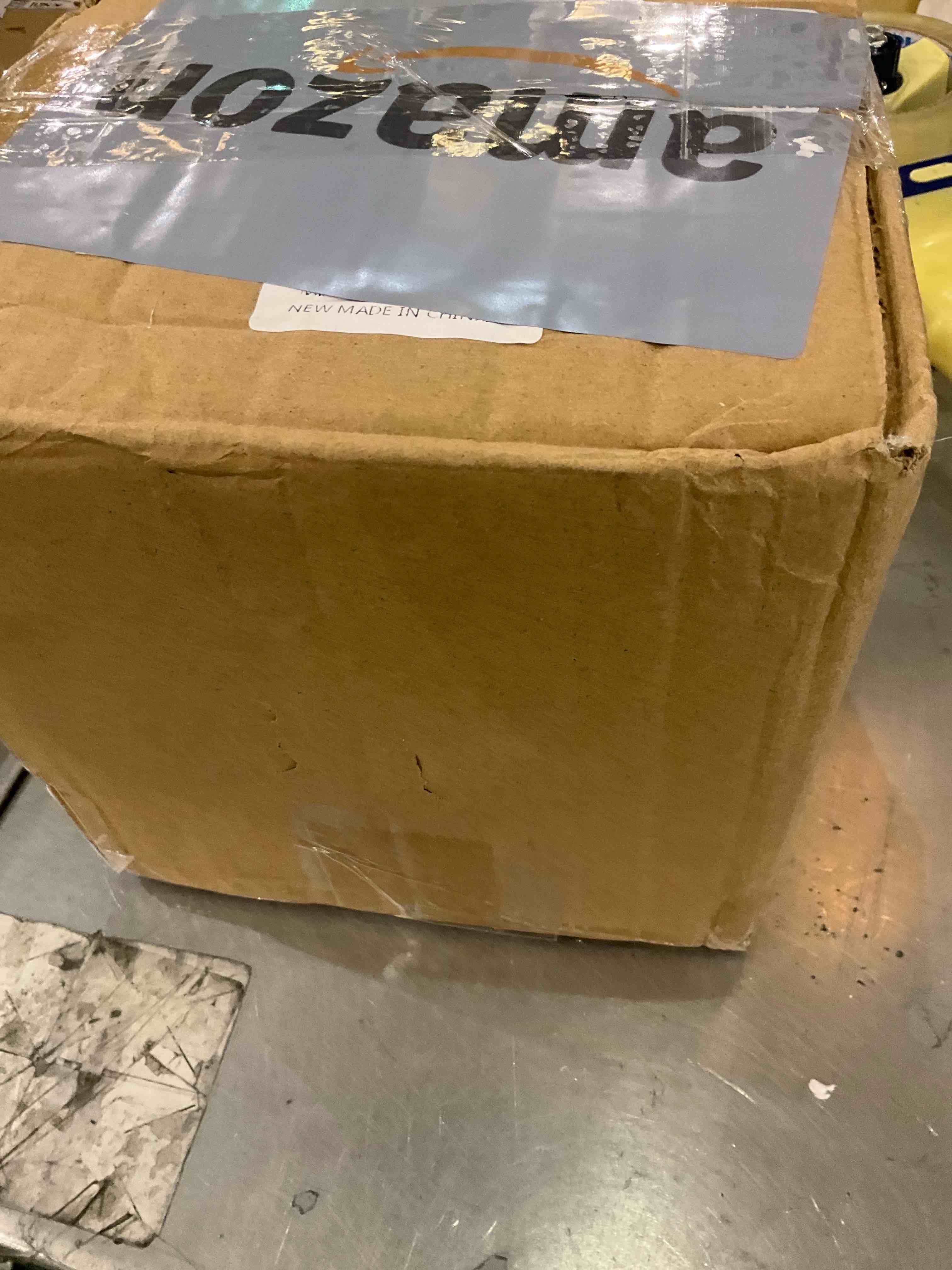 https://s3.amazonaws.com/lotting-images-prod/BargainHunt/EXS01554788_1714398449105.jpeg