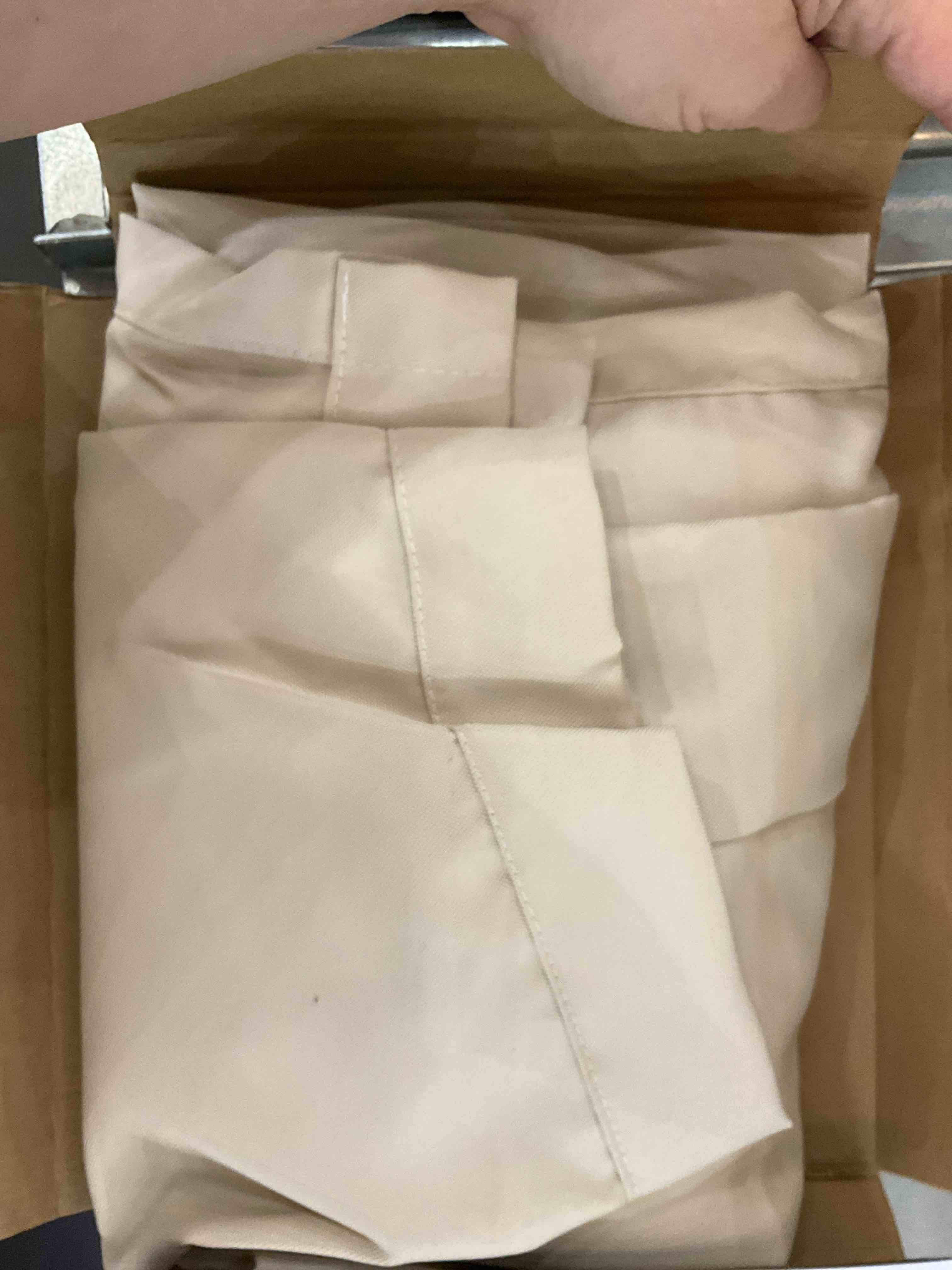https://s3.amazonaws.com/lotting-images-prod/BargainHunt/EXS01554866_1714411185089.jpeg