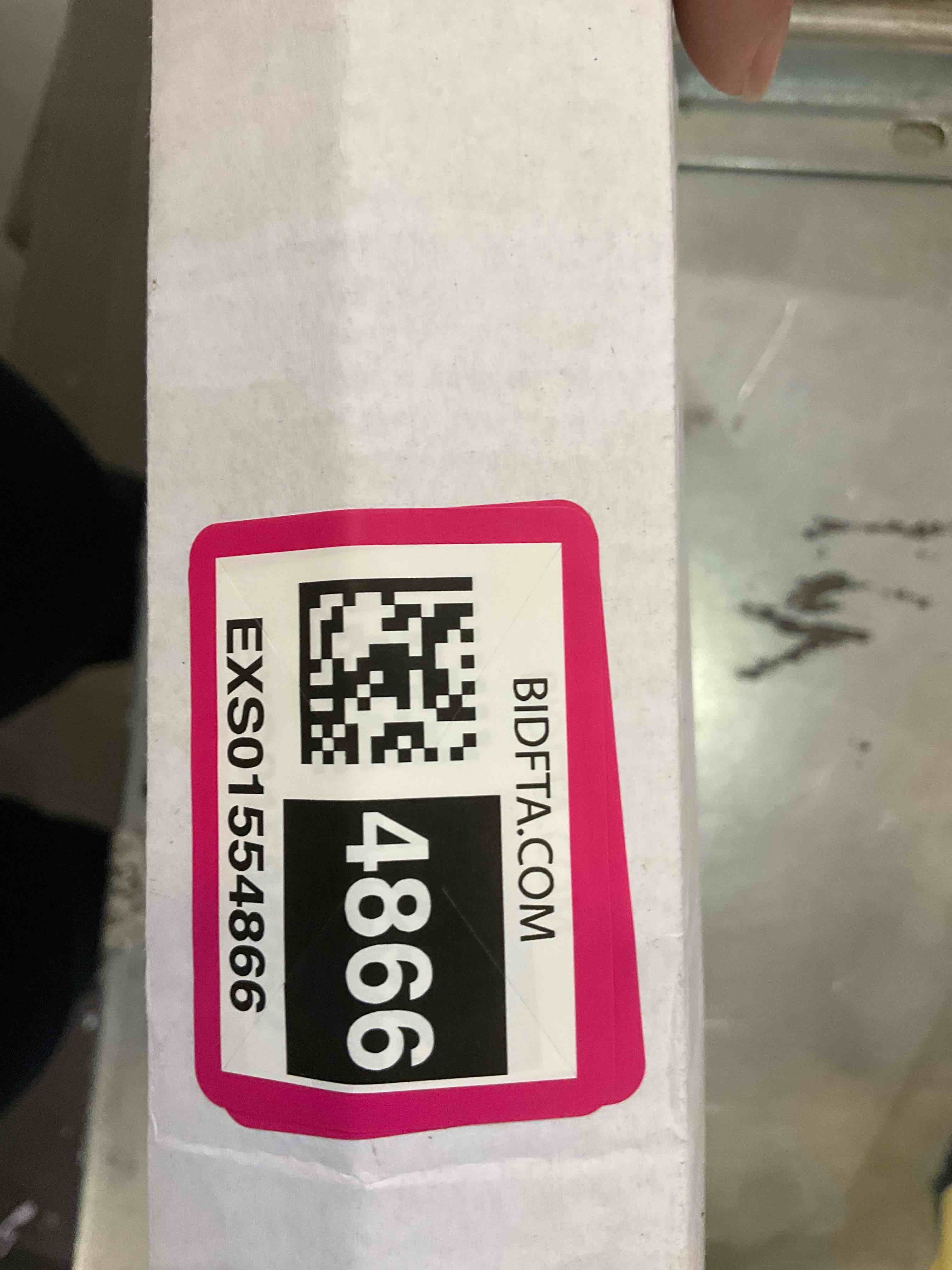 https://s3.amazonaws.com/lotting-images-prod/BargainHunt/EXS01554866_1714411215157.jpeg