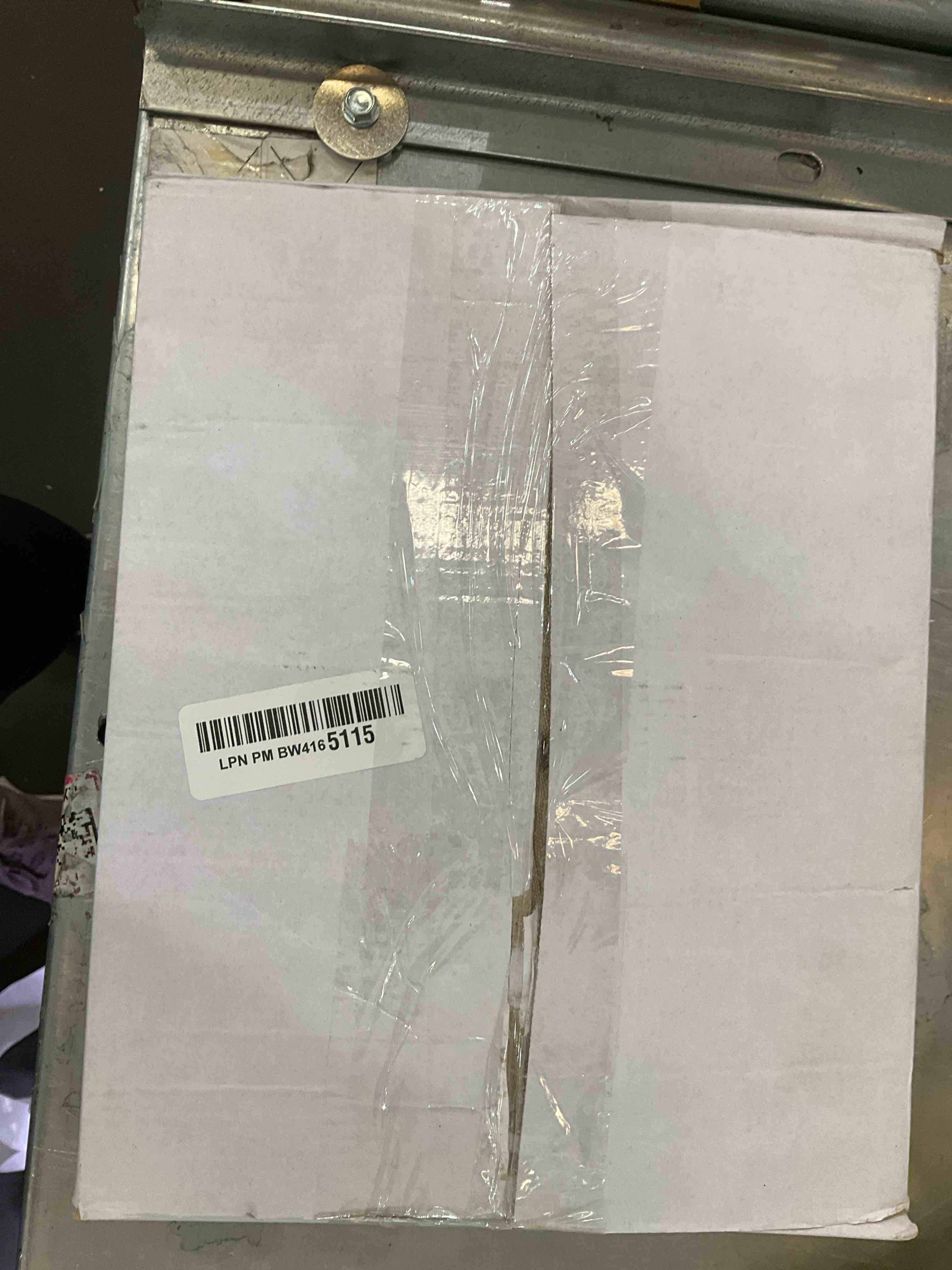 https://s3.amazonaws.com/lotting-images-prod/BargainHunt/EXS01554866_1714411218936.jpeg