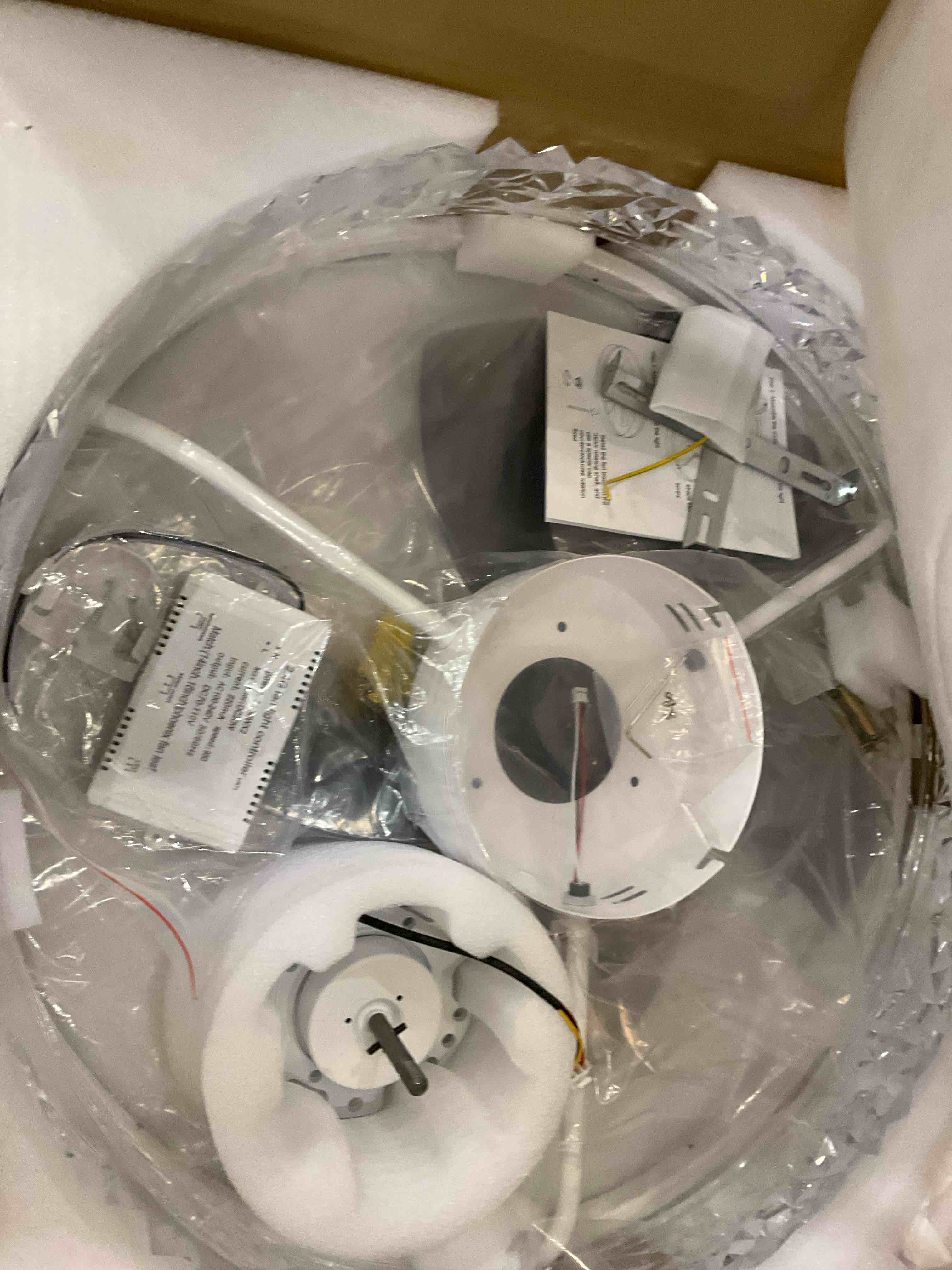 https://s3.amazonaws.com/lotting-images-prod/BargainHunt/EXS01554952_1714484328105.jpeg
