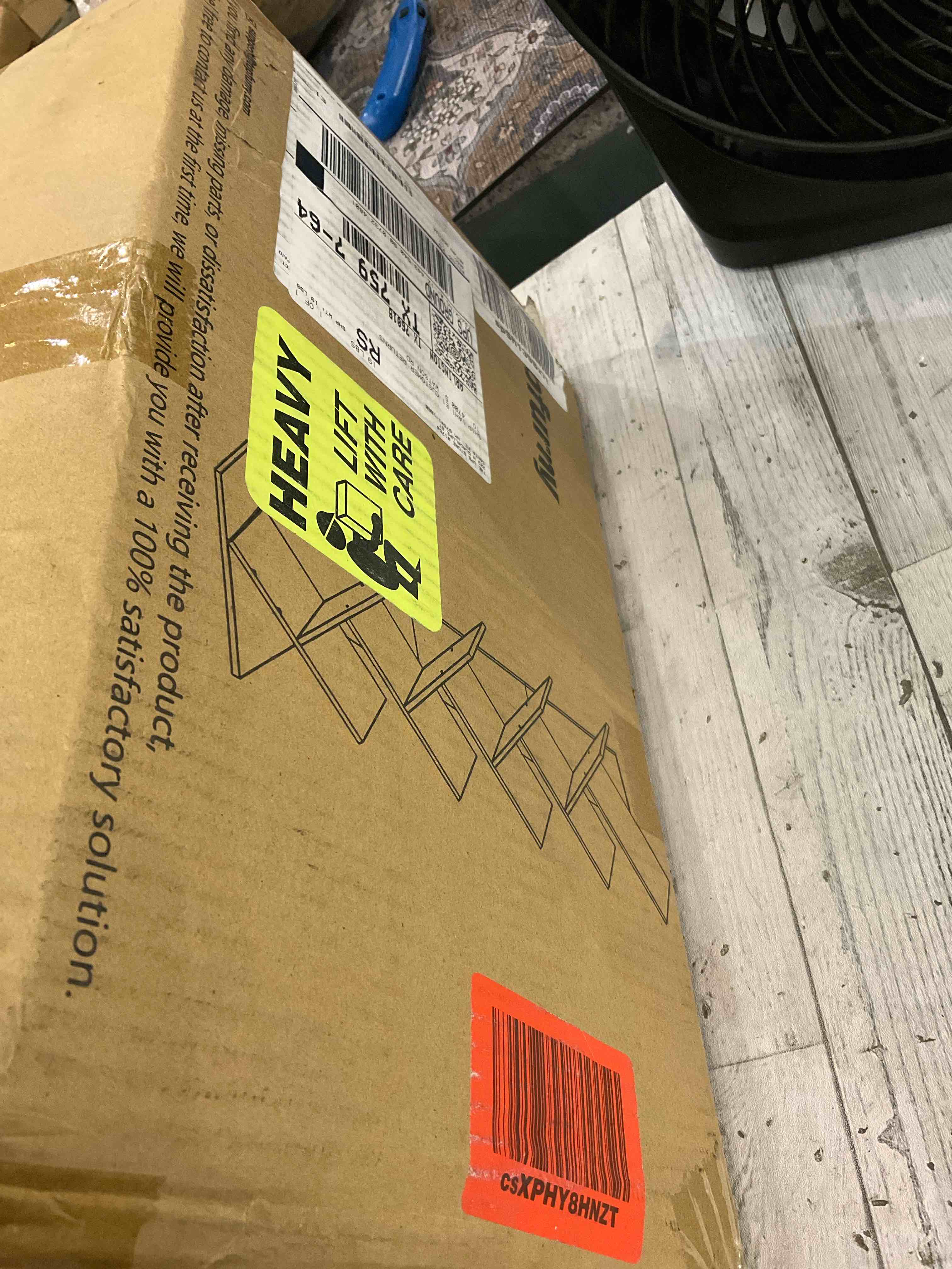 https://s3.amazonaws.com/lotting-images-prod/BargainHunt/EXS01555102_1715266359660.jpeg