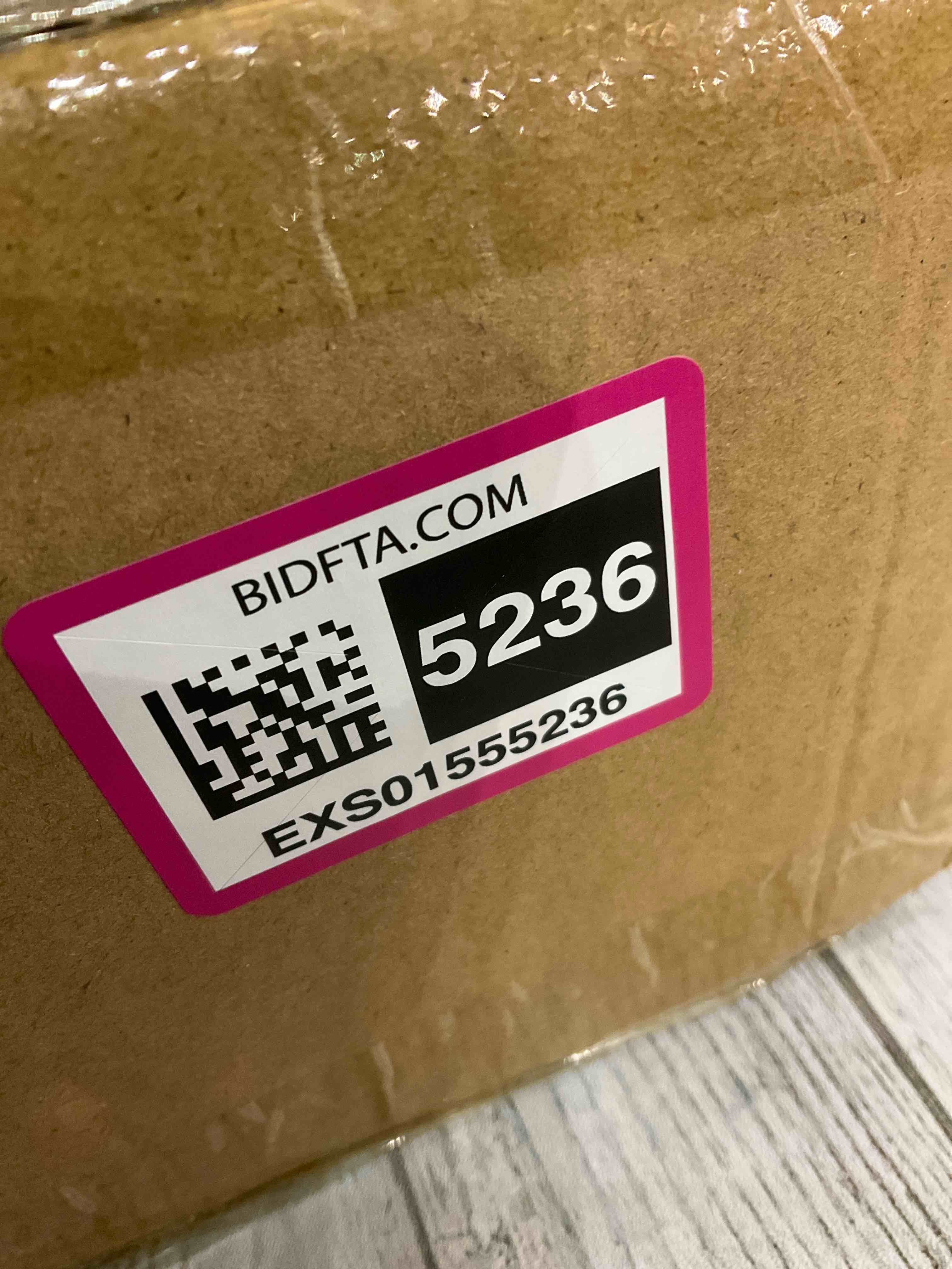 https://s3.amazonaws.com/lotting-images-prod/BargainHunt/EXS01555236_1715344214473.jpeg