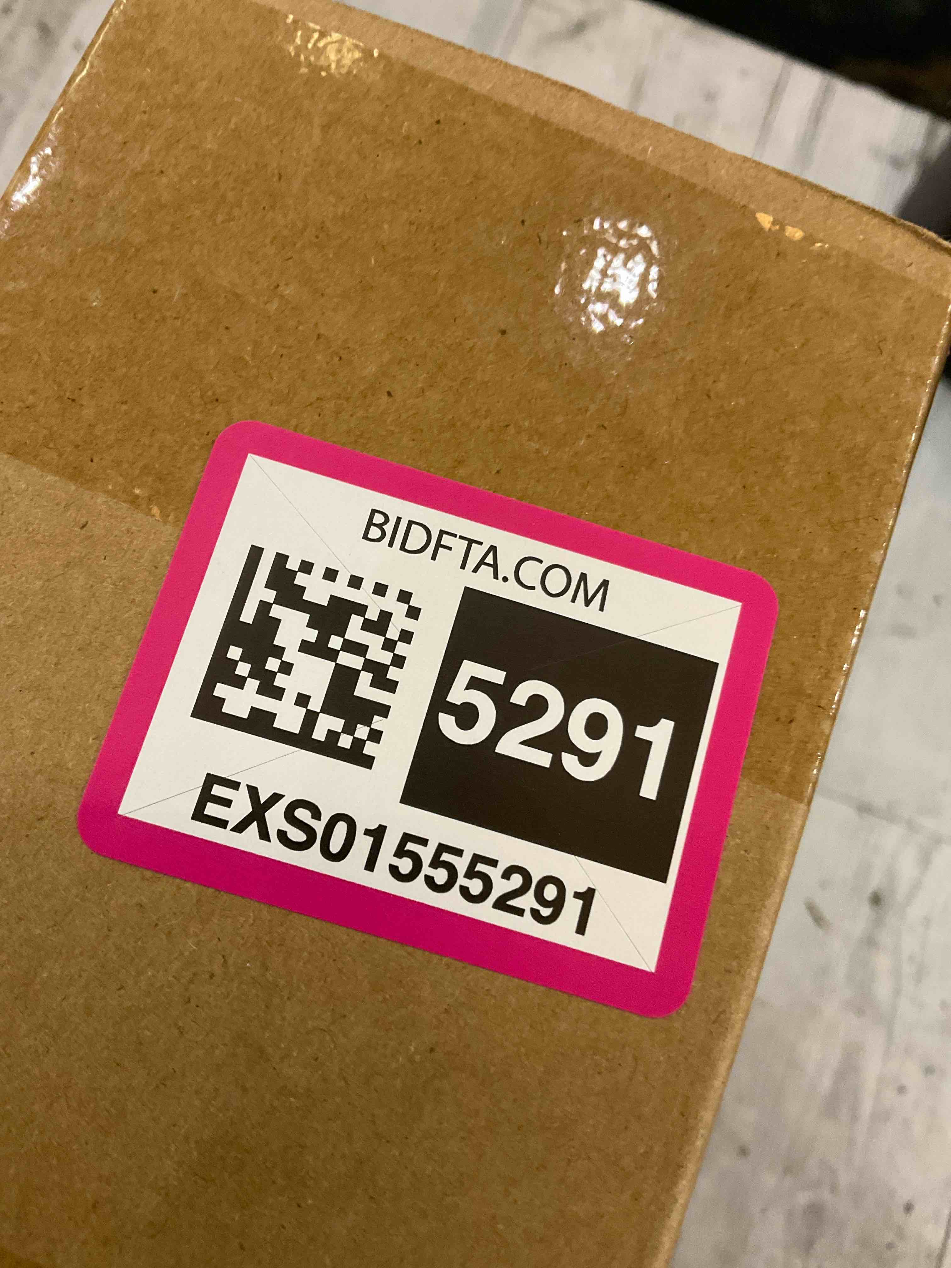https://s3.amazonaws.com/lotting-images-prod/BargainHunt/EXS01555291_1715353672059.jpeg