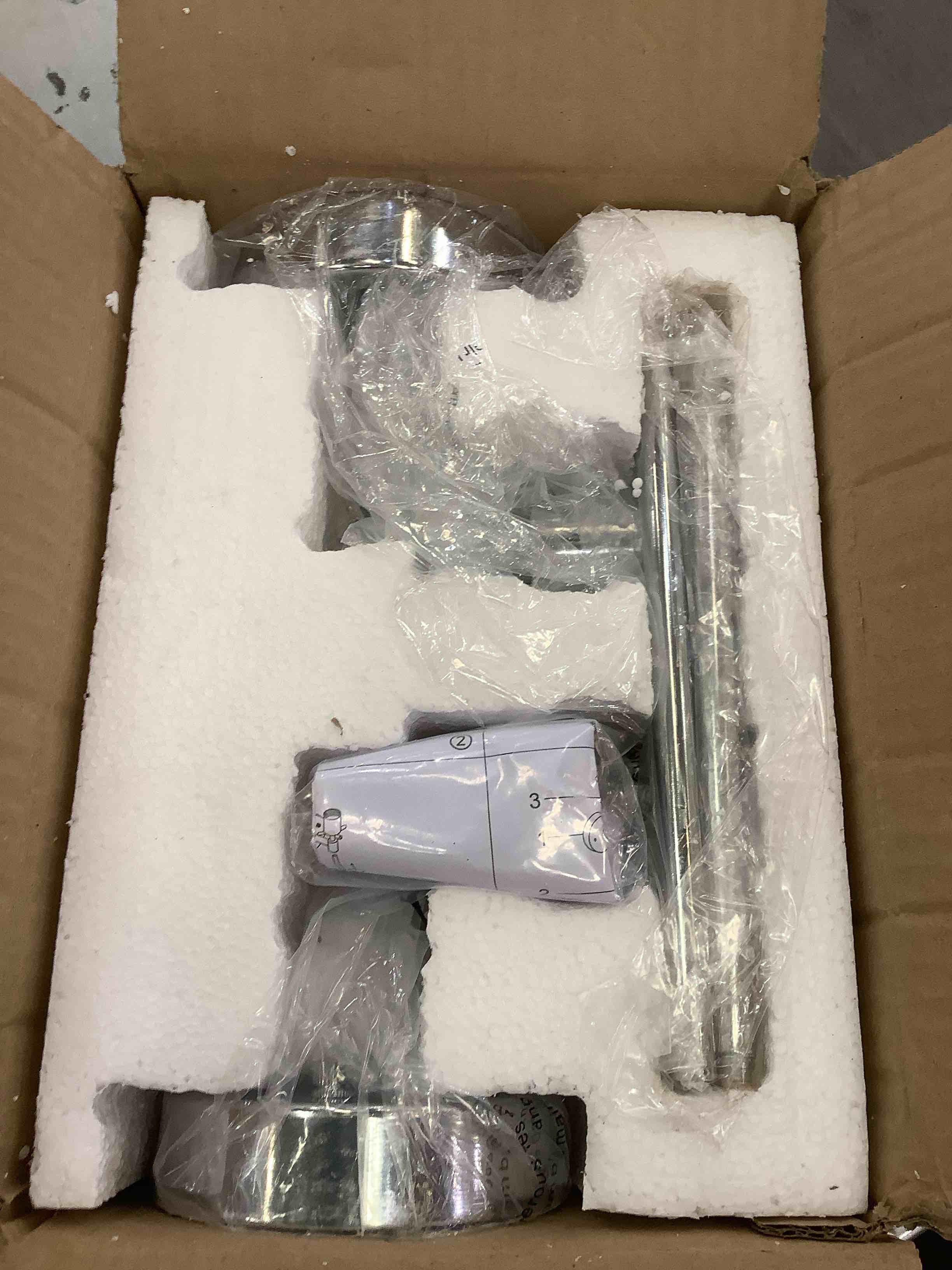 https://s3.amazonaws.com/lotting-images-prod/BargainHunt/EXS01555663_1713898179256.jpeg