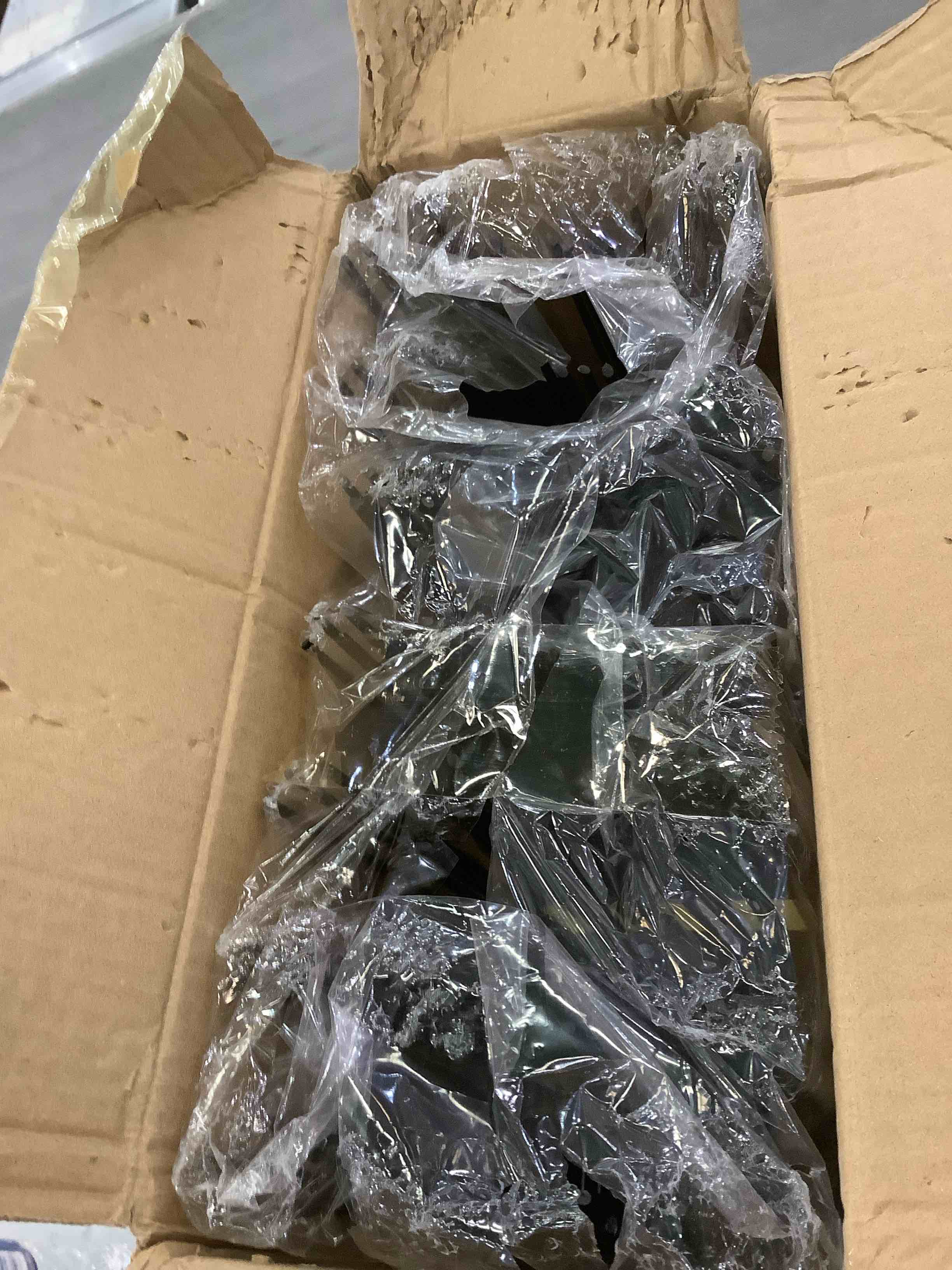 https://s3.amazonaws.com/lotting-images-prod/BargainHunt/EXS01555666_1713898443602.jpeg