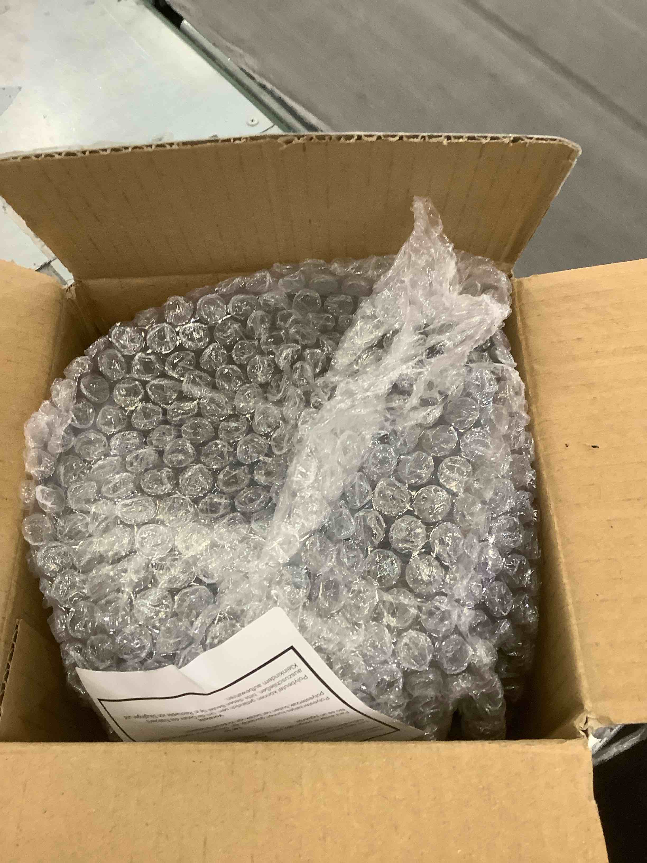 https://s3.amazonaws.com/lotting-images-prod/BargainHunt/EXS01555671_1713898820715.jpeg