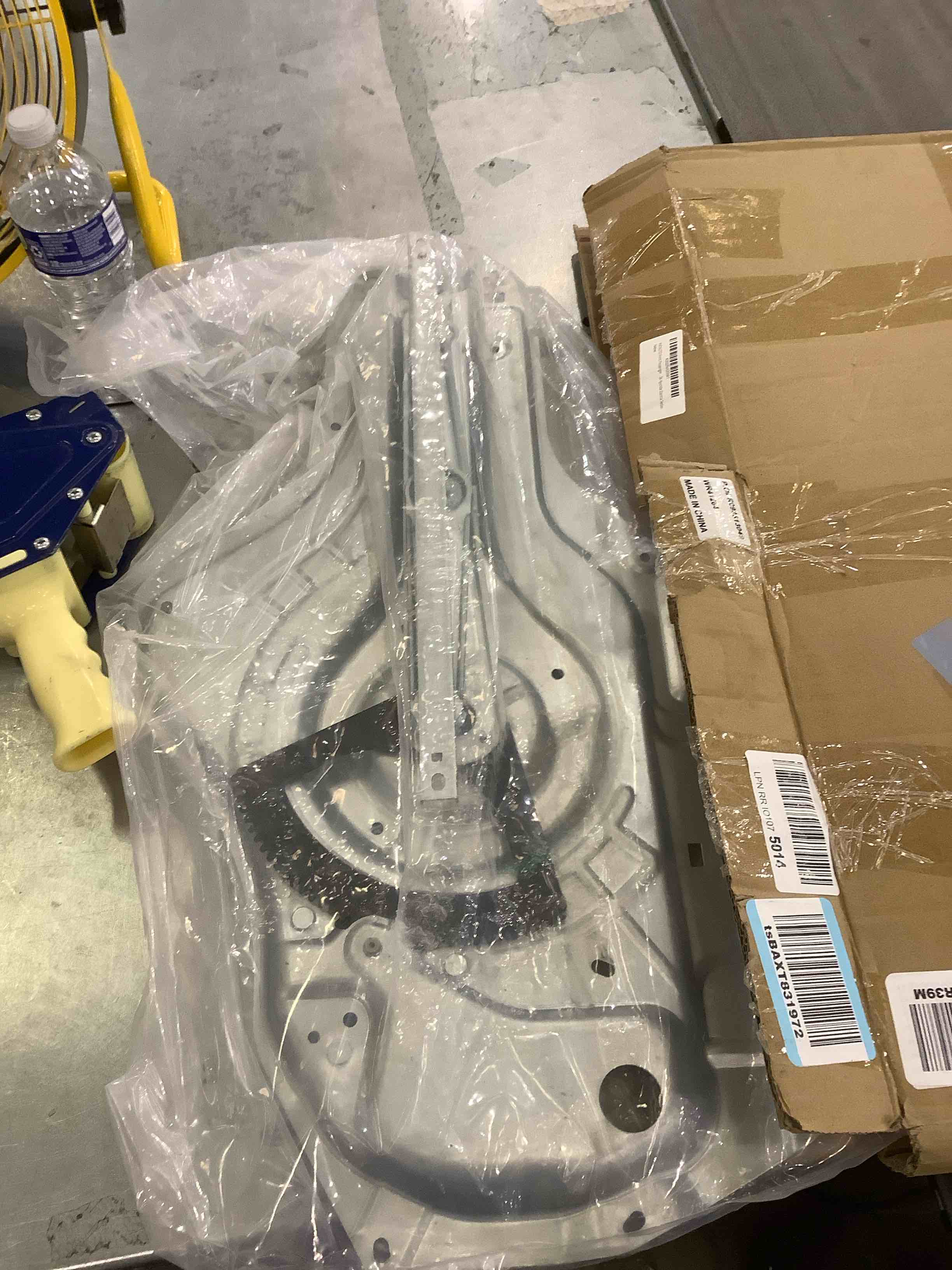 https://s3.amazonaws.com/lotting-images-prod/BargainHunt/EXS01555724_1714052406857.jpeg