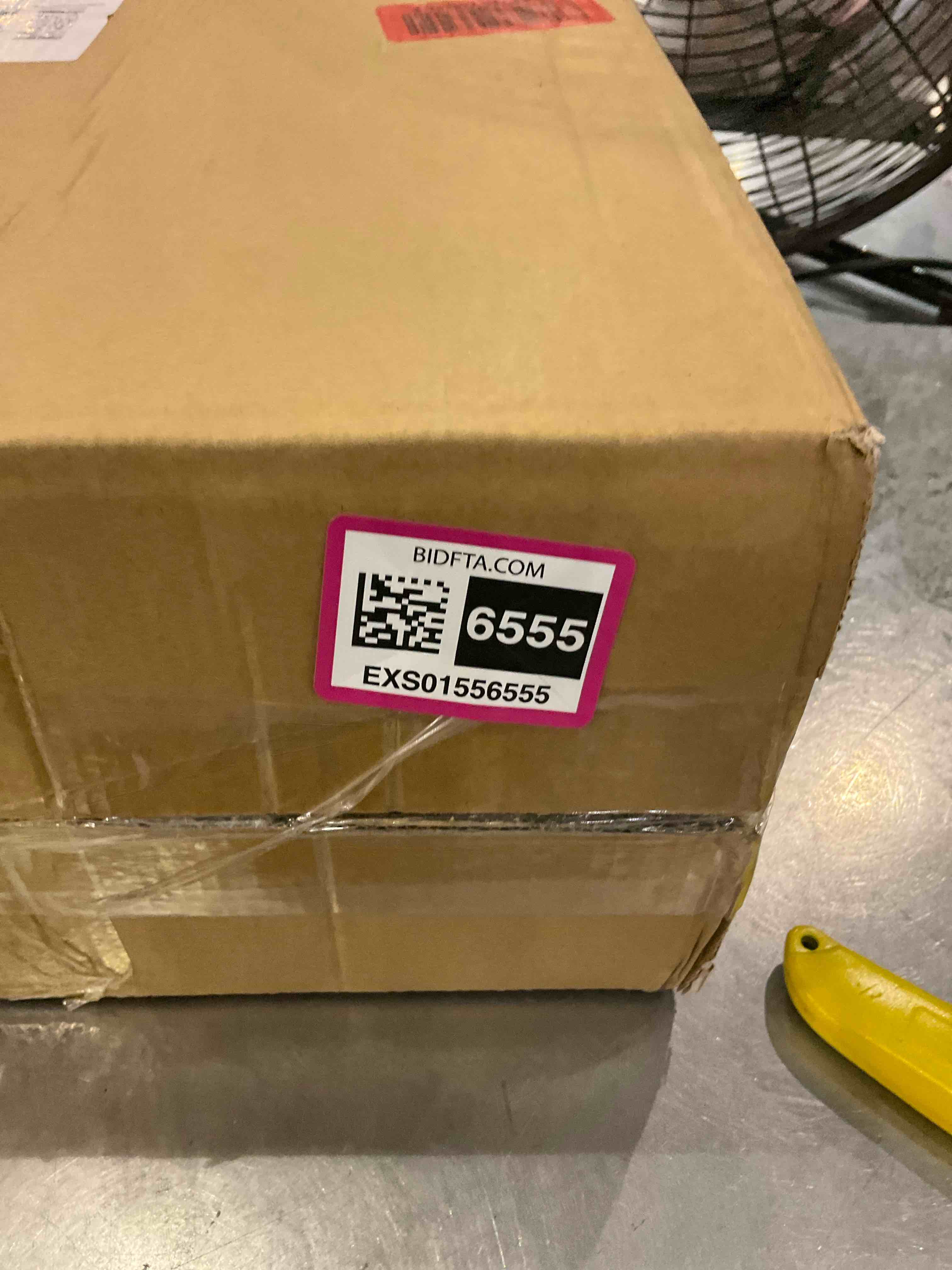 https://s3.amazonaws.com/lotting-images-prod/BargainHunt/EXS01556555_1714738496478.jpeg