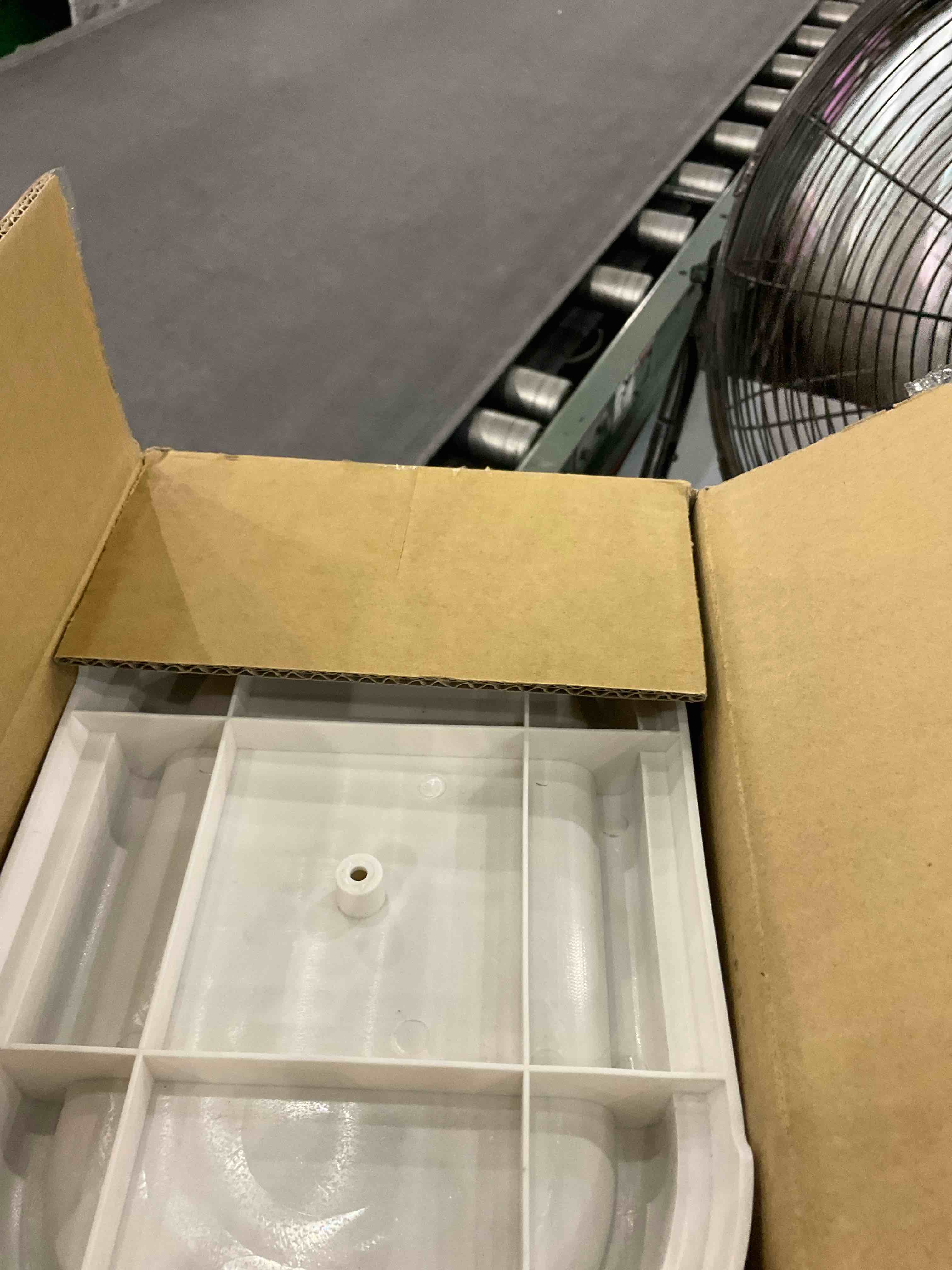 https://s3.amazonaws.com/lotting-images-prod/BargainHunt/EXS01556566_1714739750831.jpeg