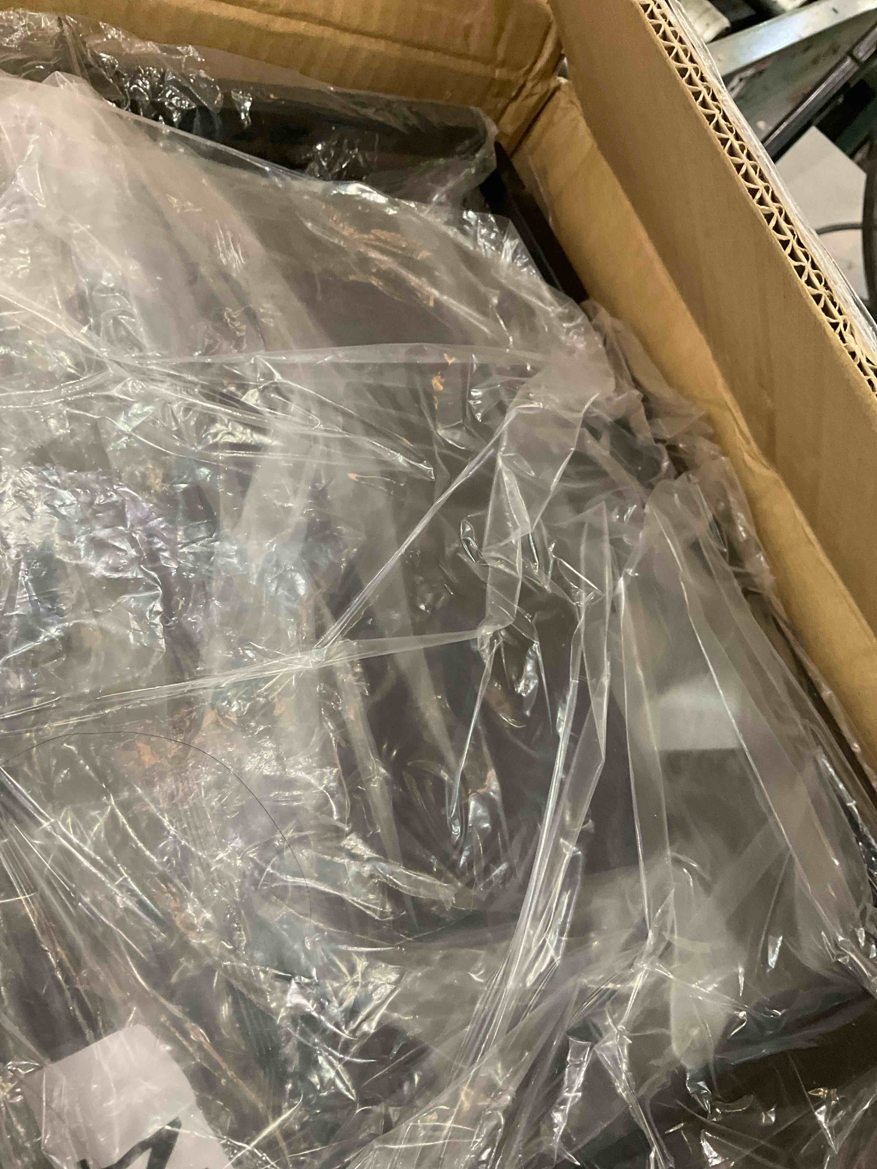 https://s3.amazonaws.com/lotting-images-prod/BargainHunt/EXS01556646_1715004438784.jpeg