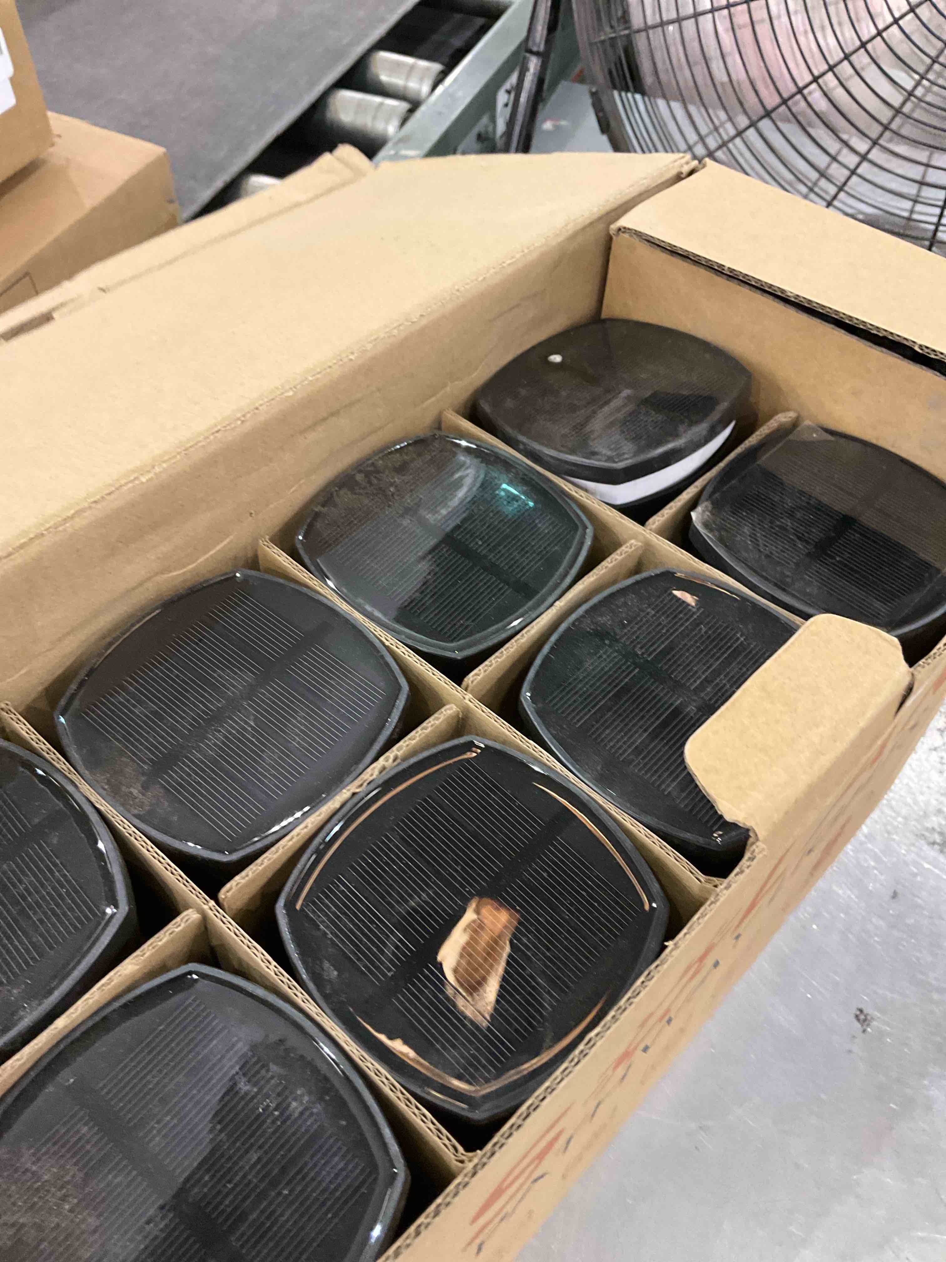 https://s3.amazonaws.com/lotting-images-prod/BargainHunt/EXS01556825_1715086000190.jpeg